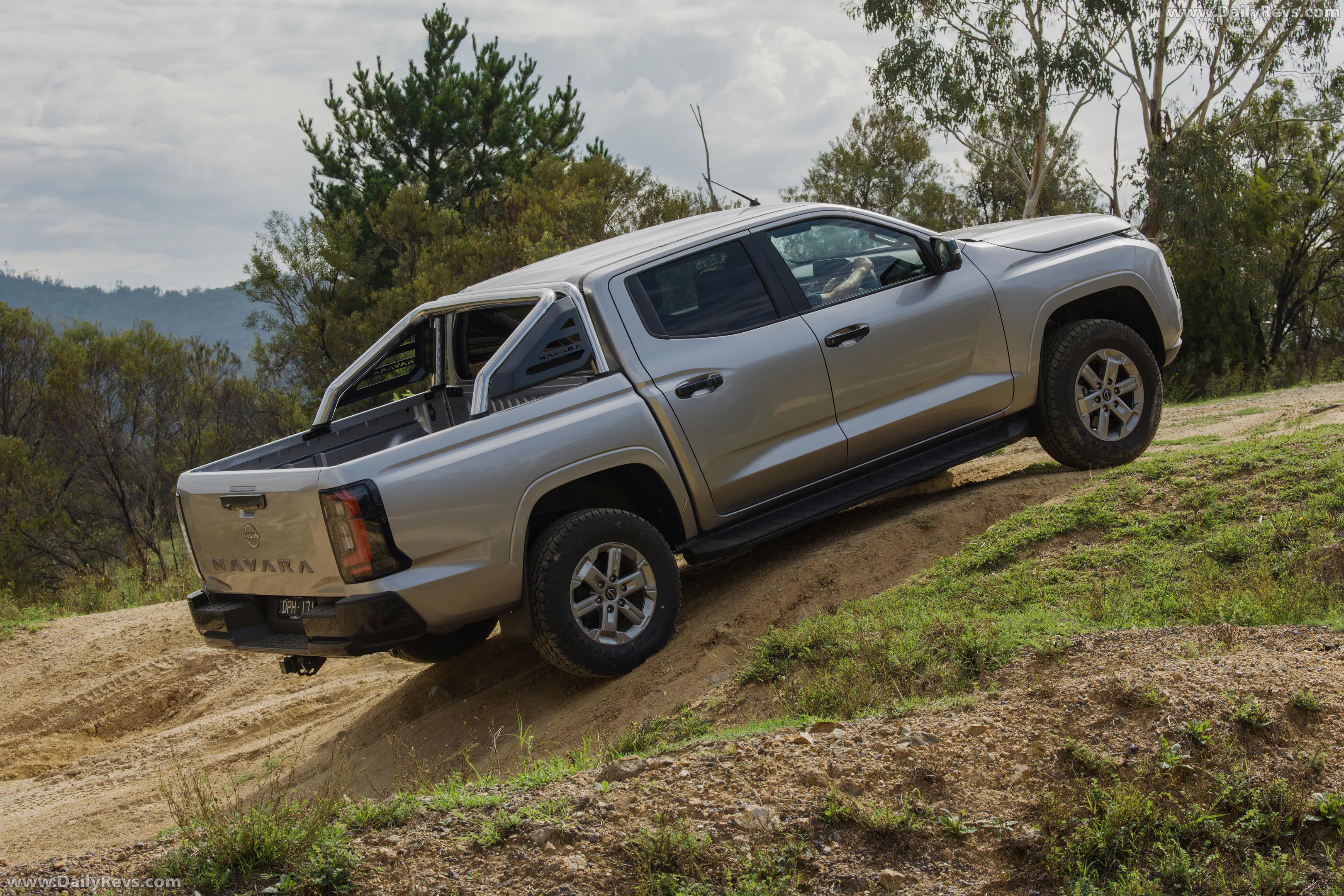 2026 Nissan Navara ST Rear View
