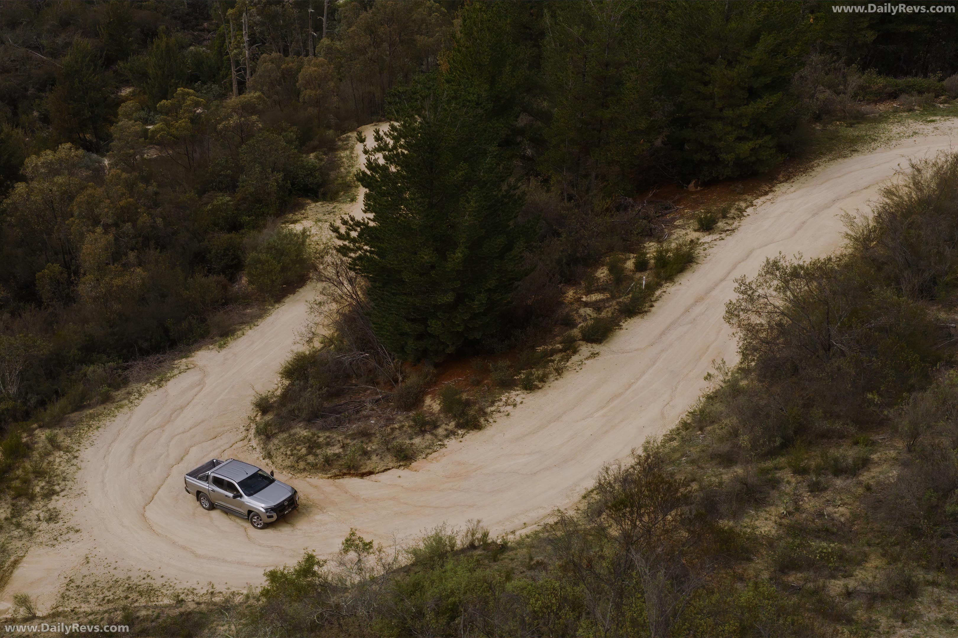 2026 Nissan Navara ST Top View