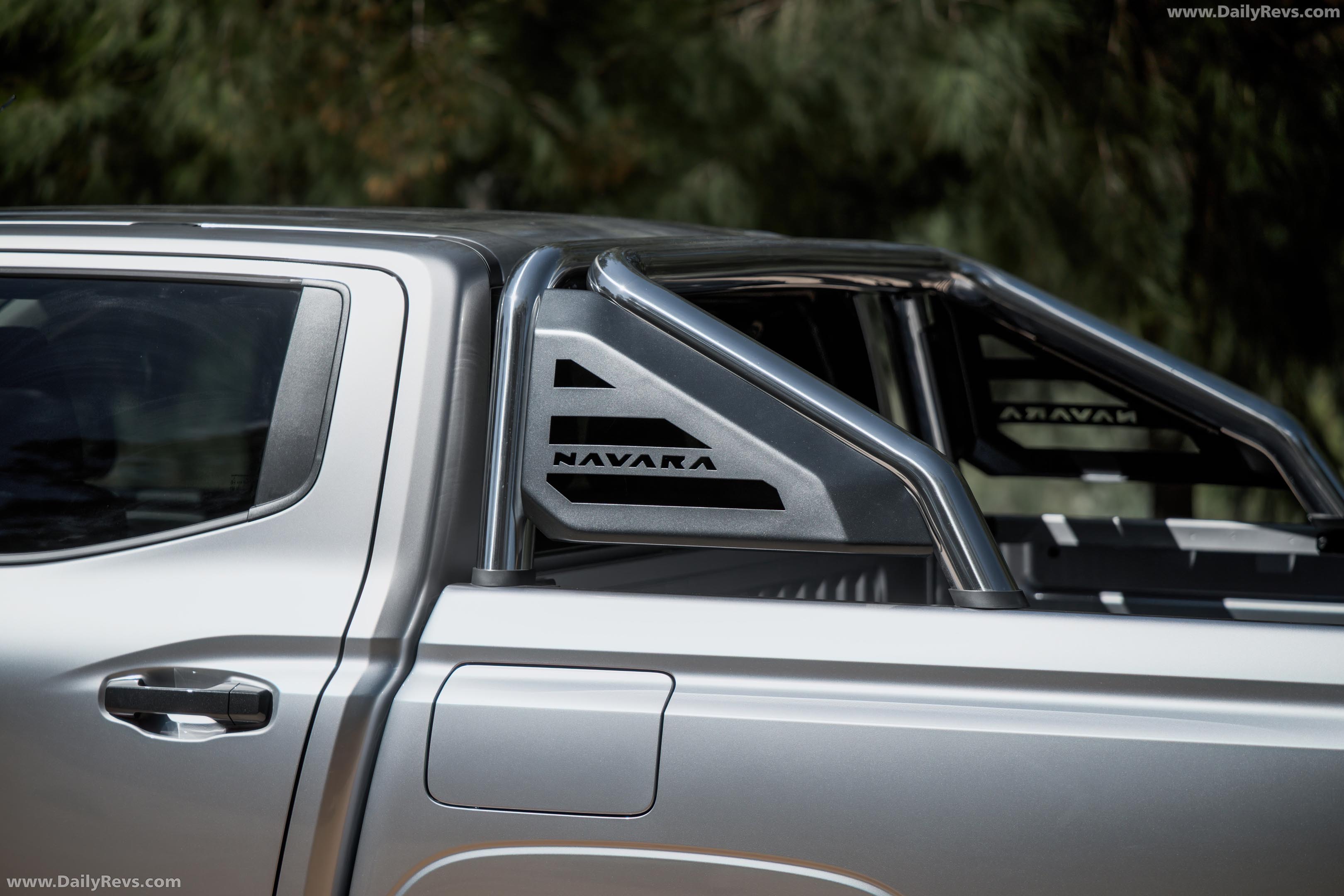 2026 Nissan Navara ST Exterior