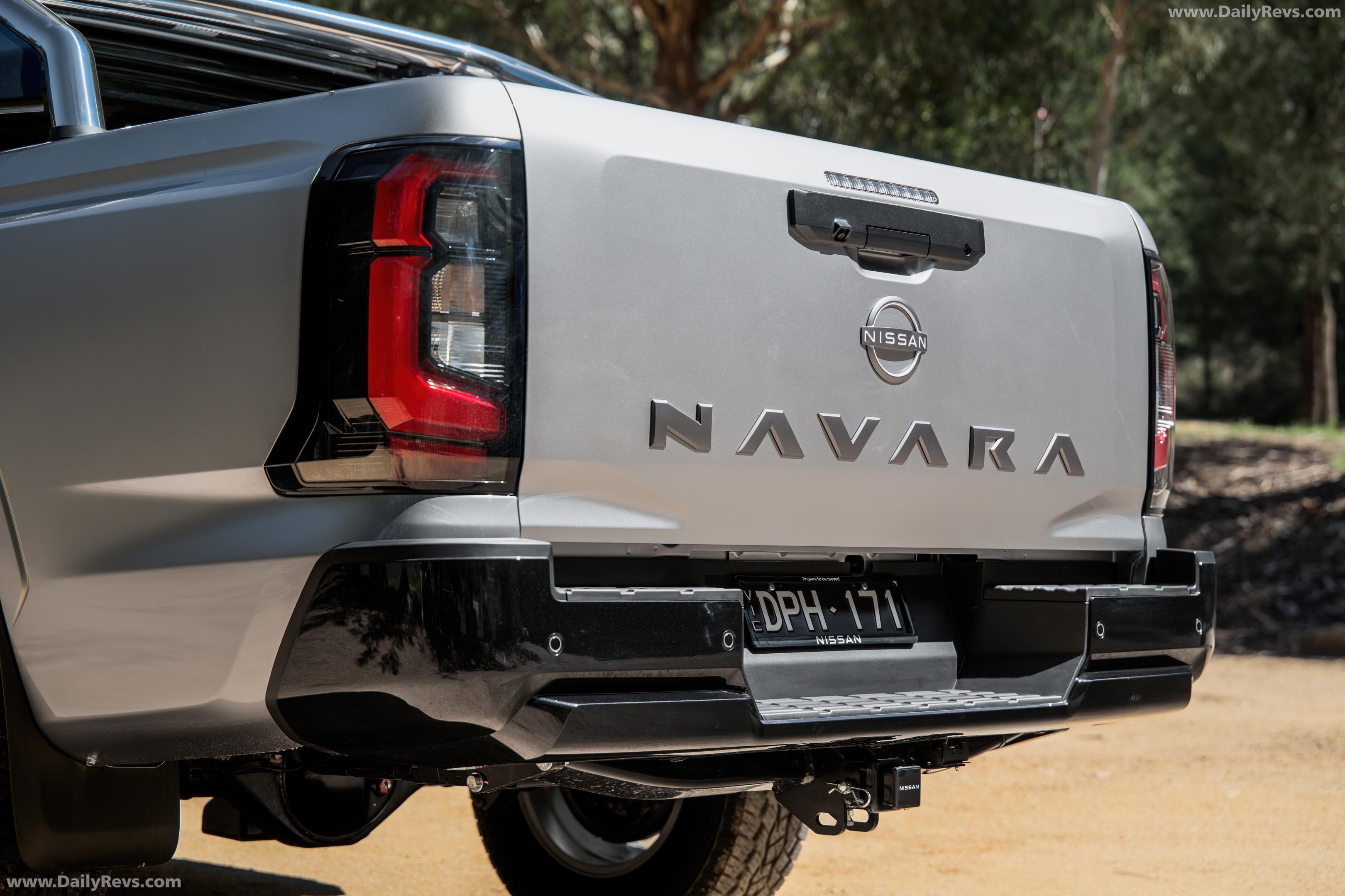 2026 Nissan Navara ST Exterior