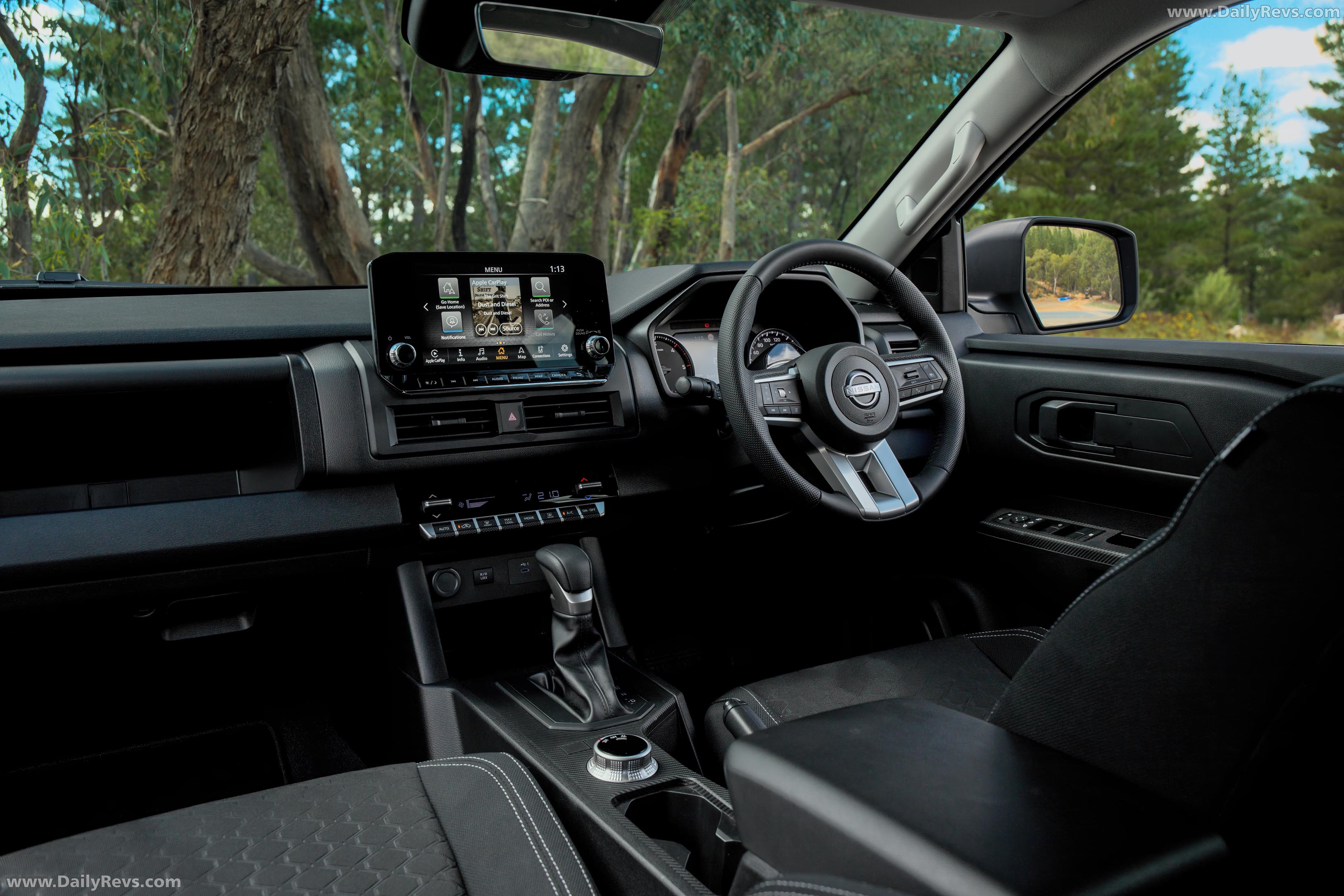 2026 Nissan Navara ST Interior