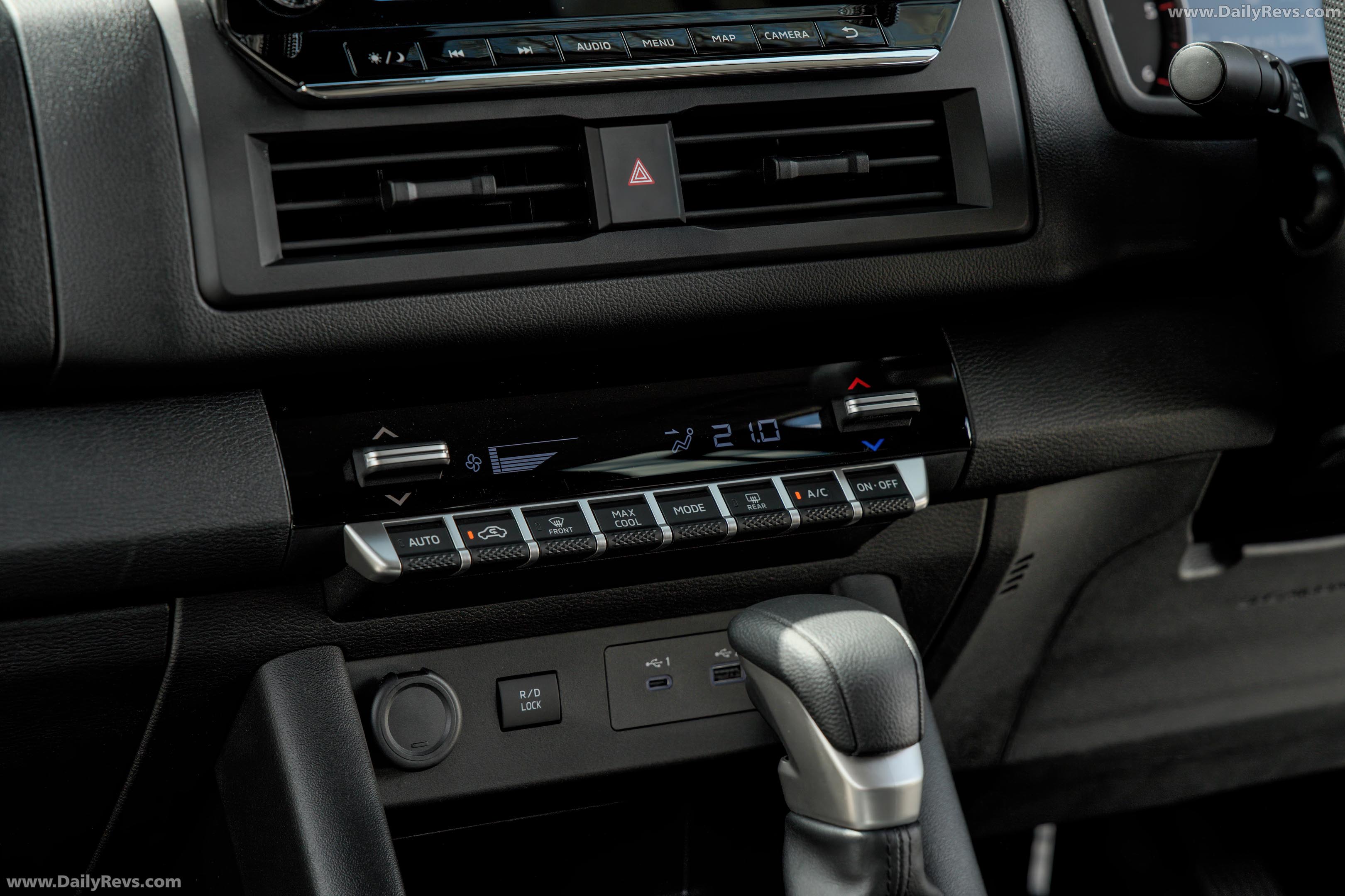 2026 Nissan Navara ST Interior