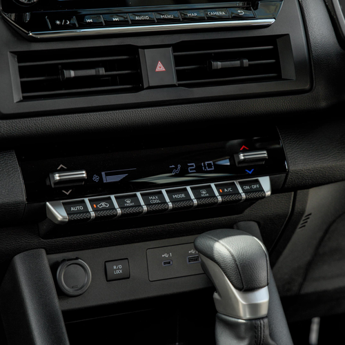 2026 Nissan Navara ST Interior