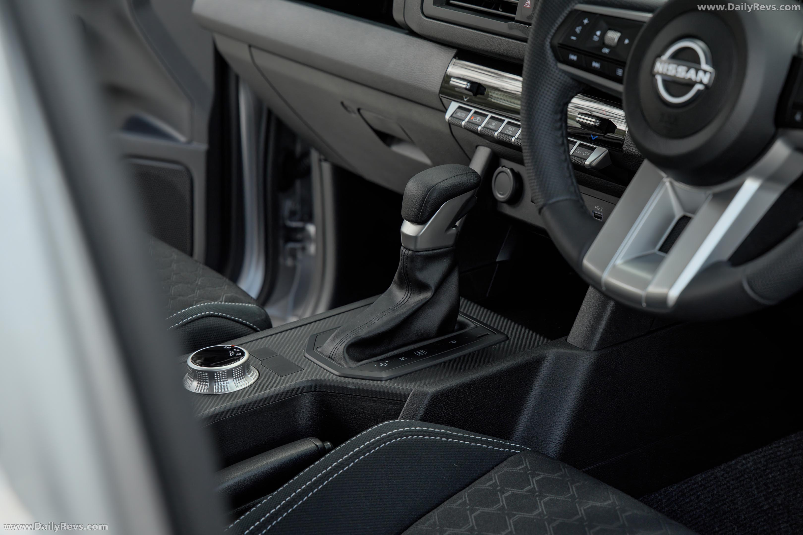 2026 Nissan Navara ST Interior