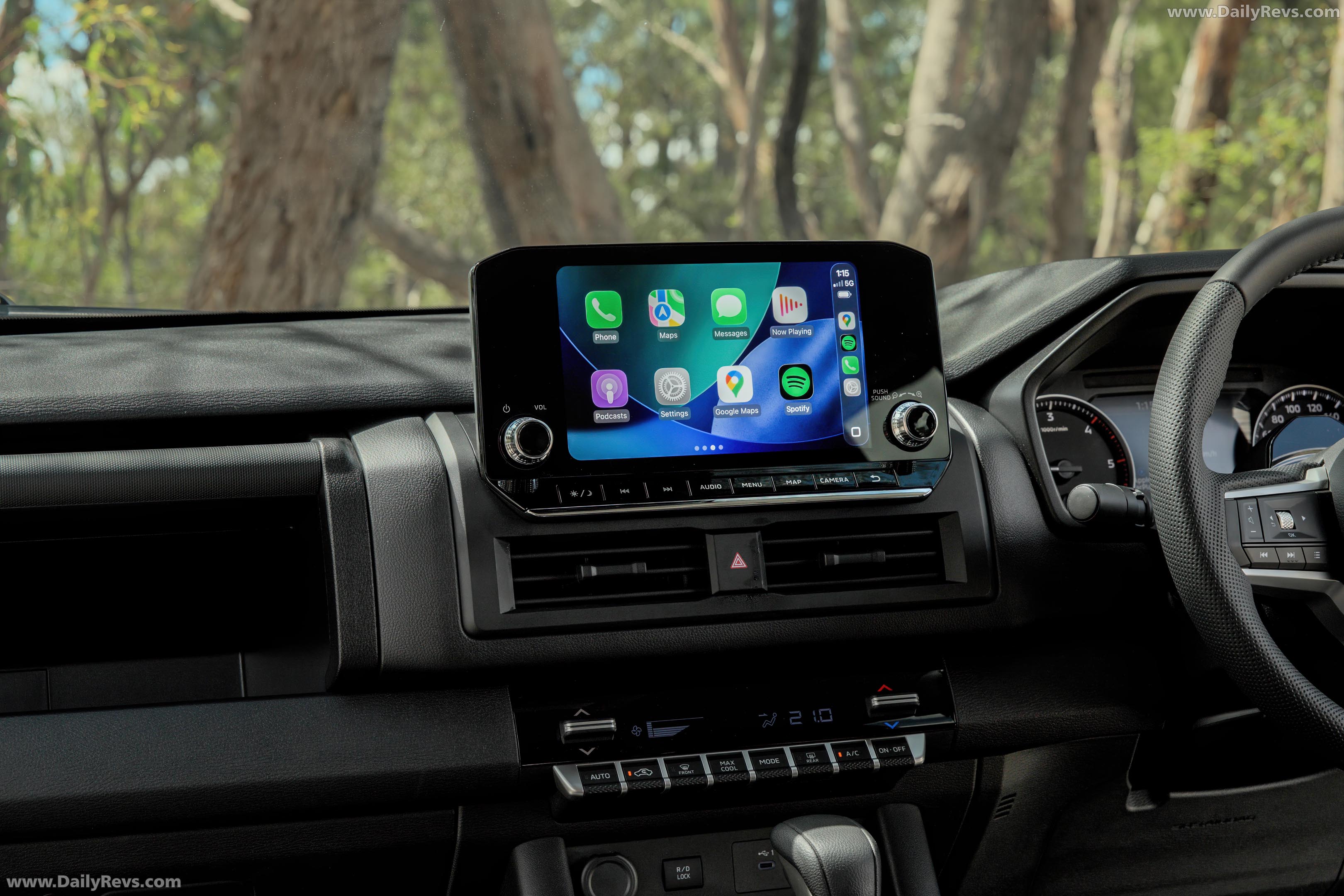 2026 Nissan Navara ST Interior