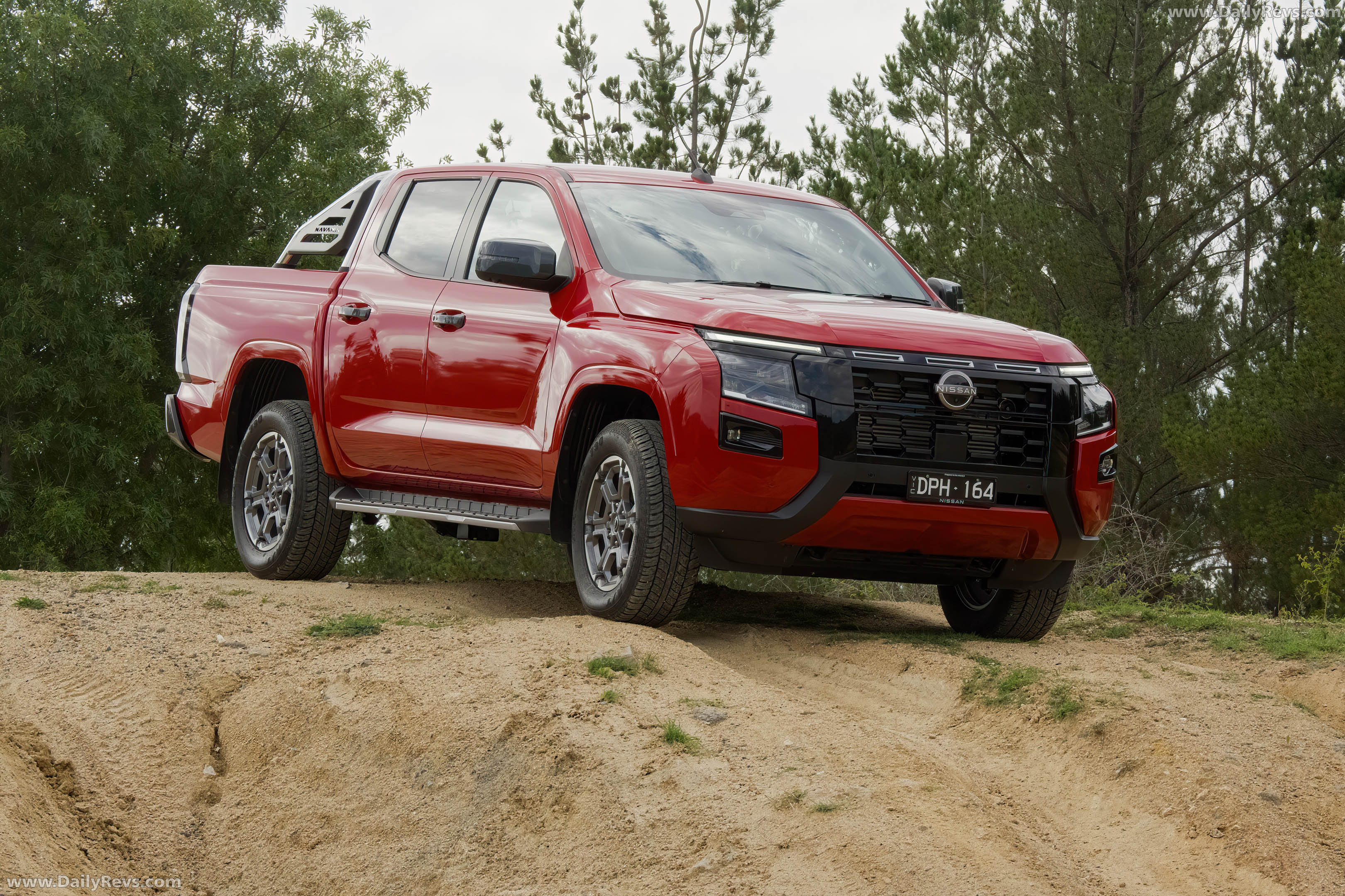 2026 Nissan Navara ST-X Outback Red Front View