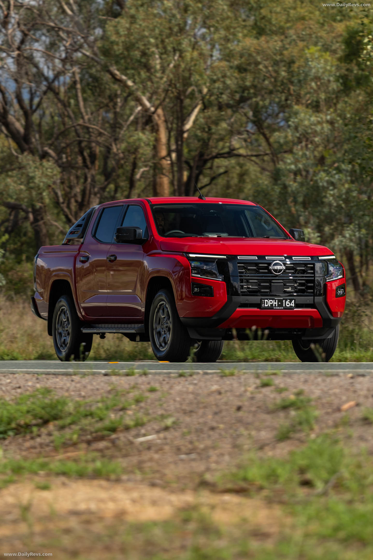 2026 Nissan Navara ST-X Outback Red Front View