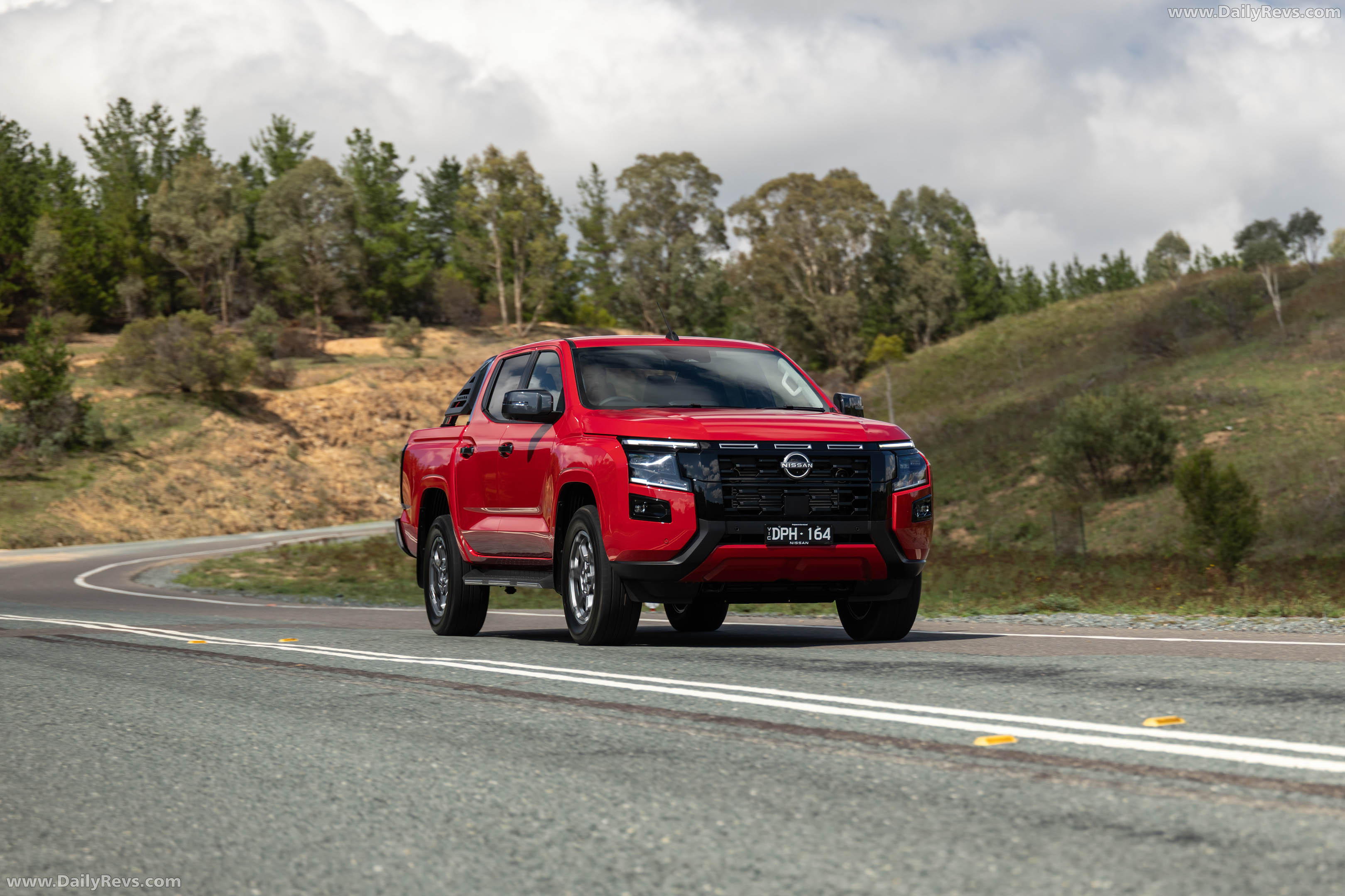 2026 Nissan Navara ST-X Outback Red Front View