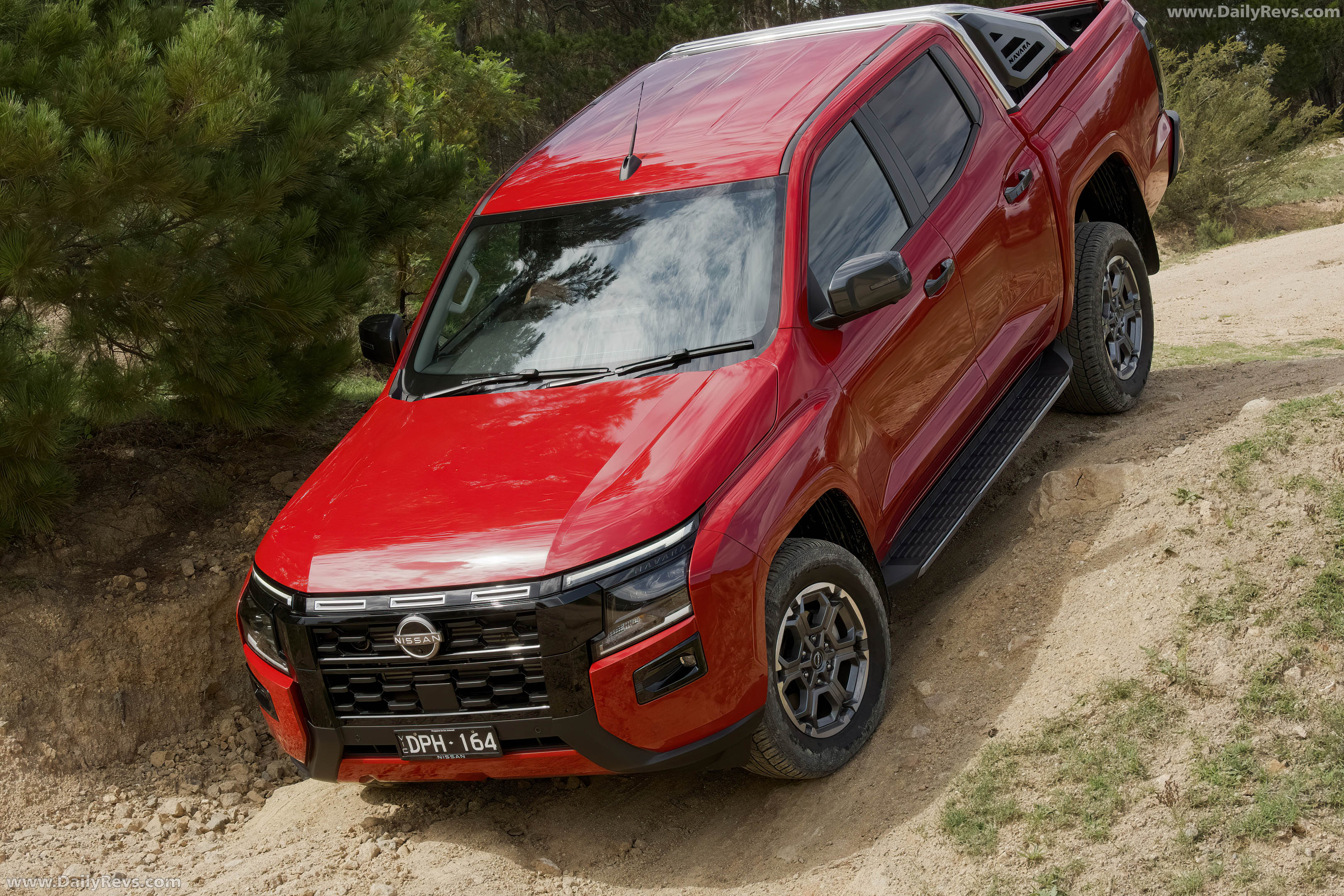 2026 Nissan Navara ST-X Outback Red Exterior