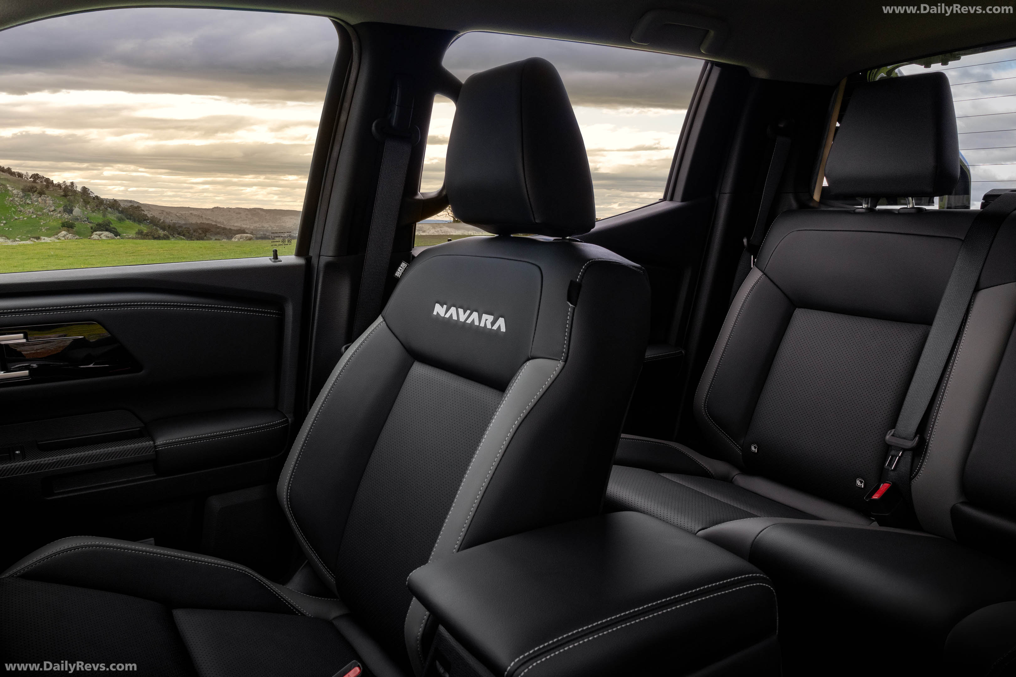 2026 Nissan Navara ST-X Outback Red Interior