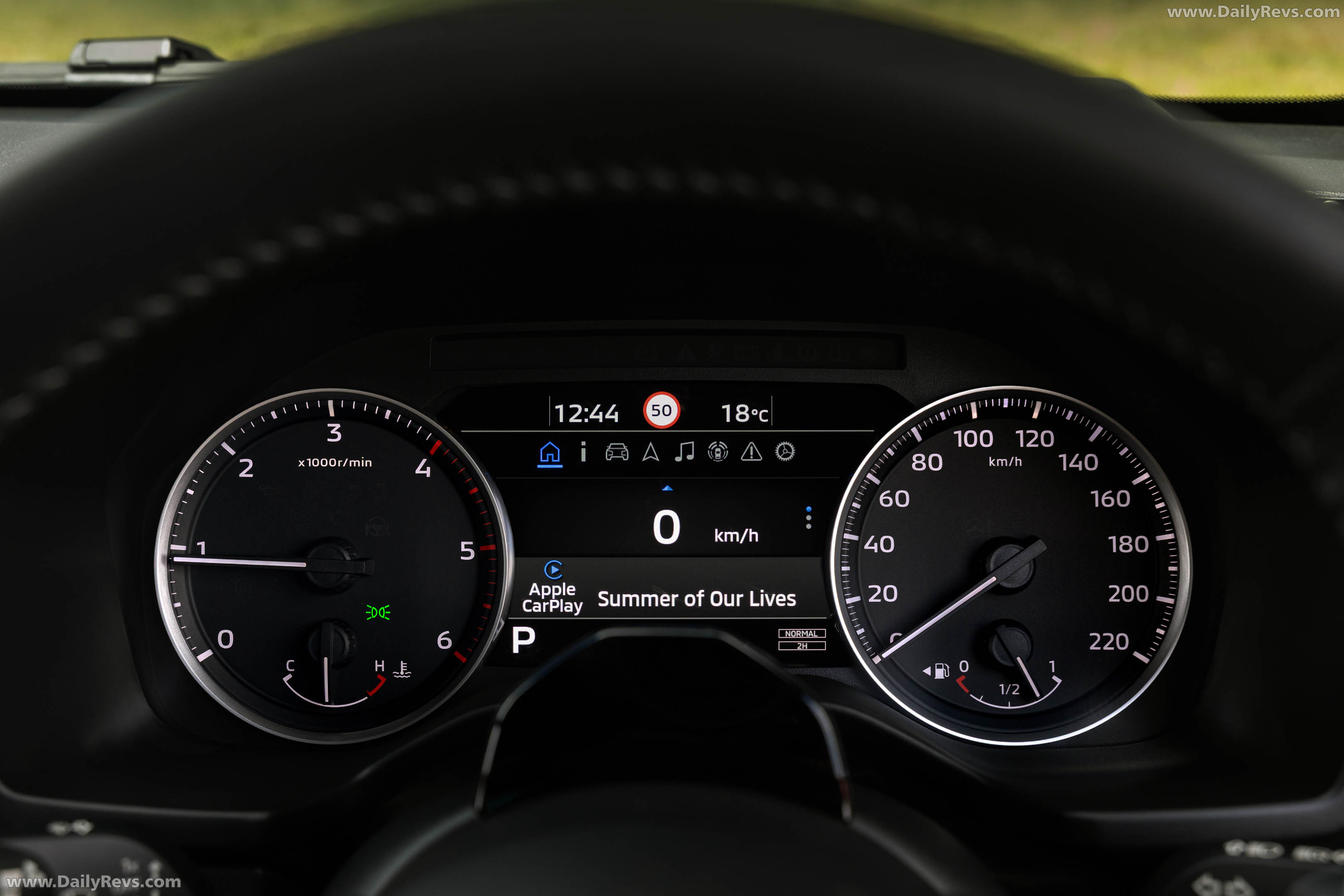 2026 Nissan Navara ST-X Outback Red Interior