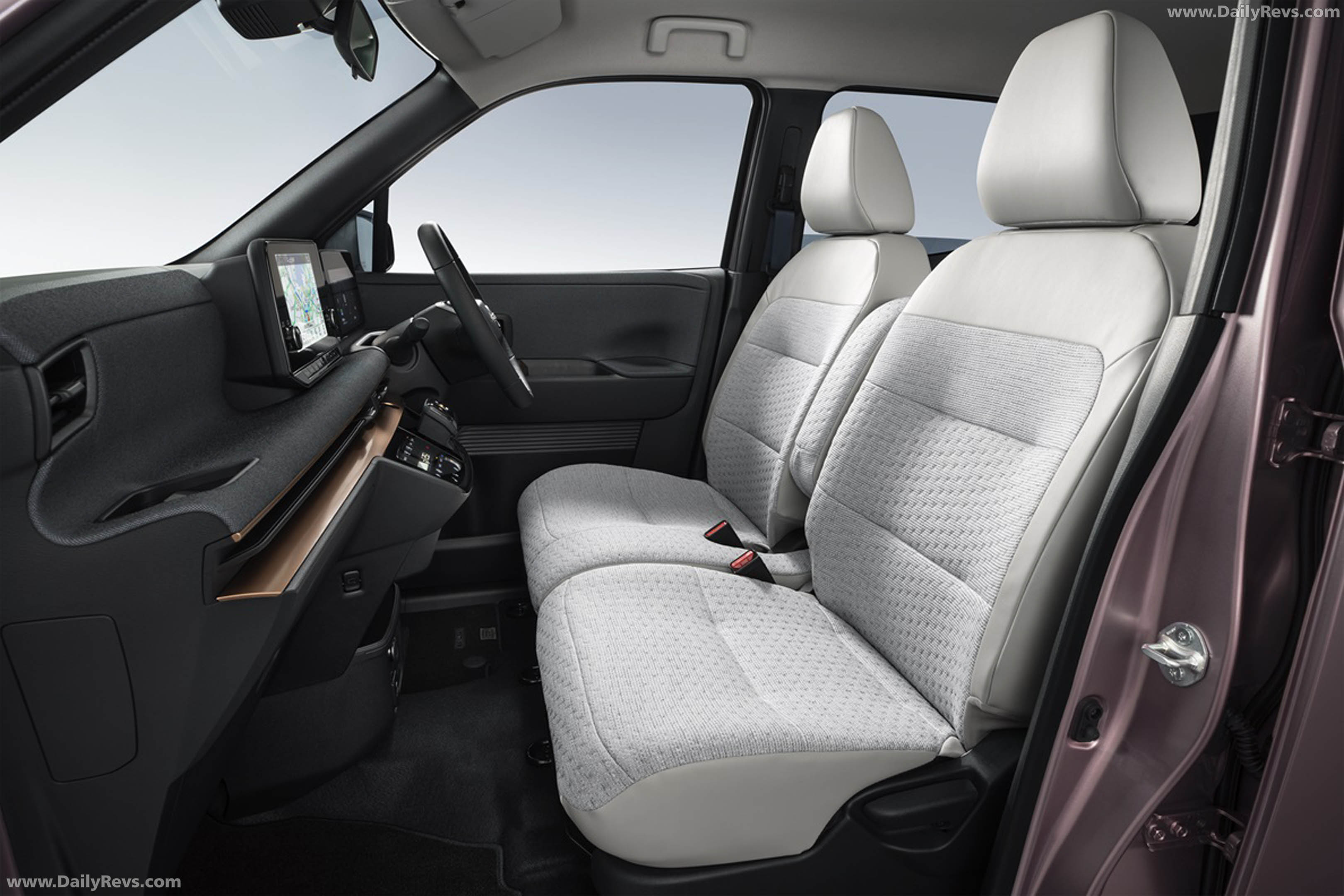 2026 Nissan Sakura Interior