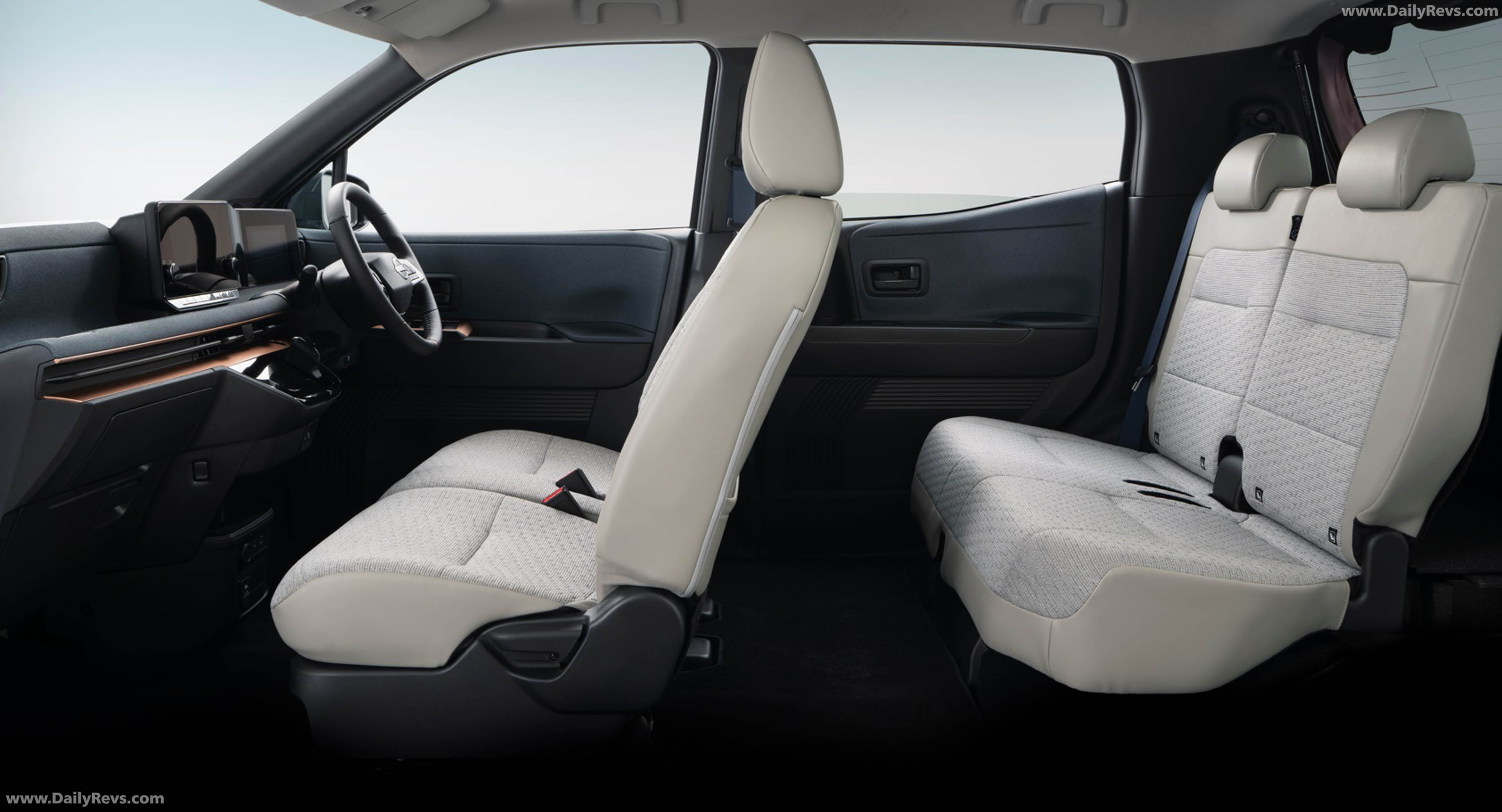 2026 Nissan Sakura Interior