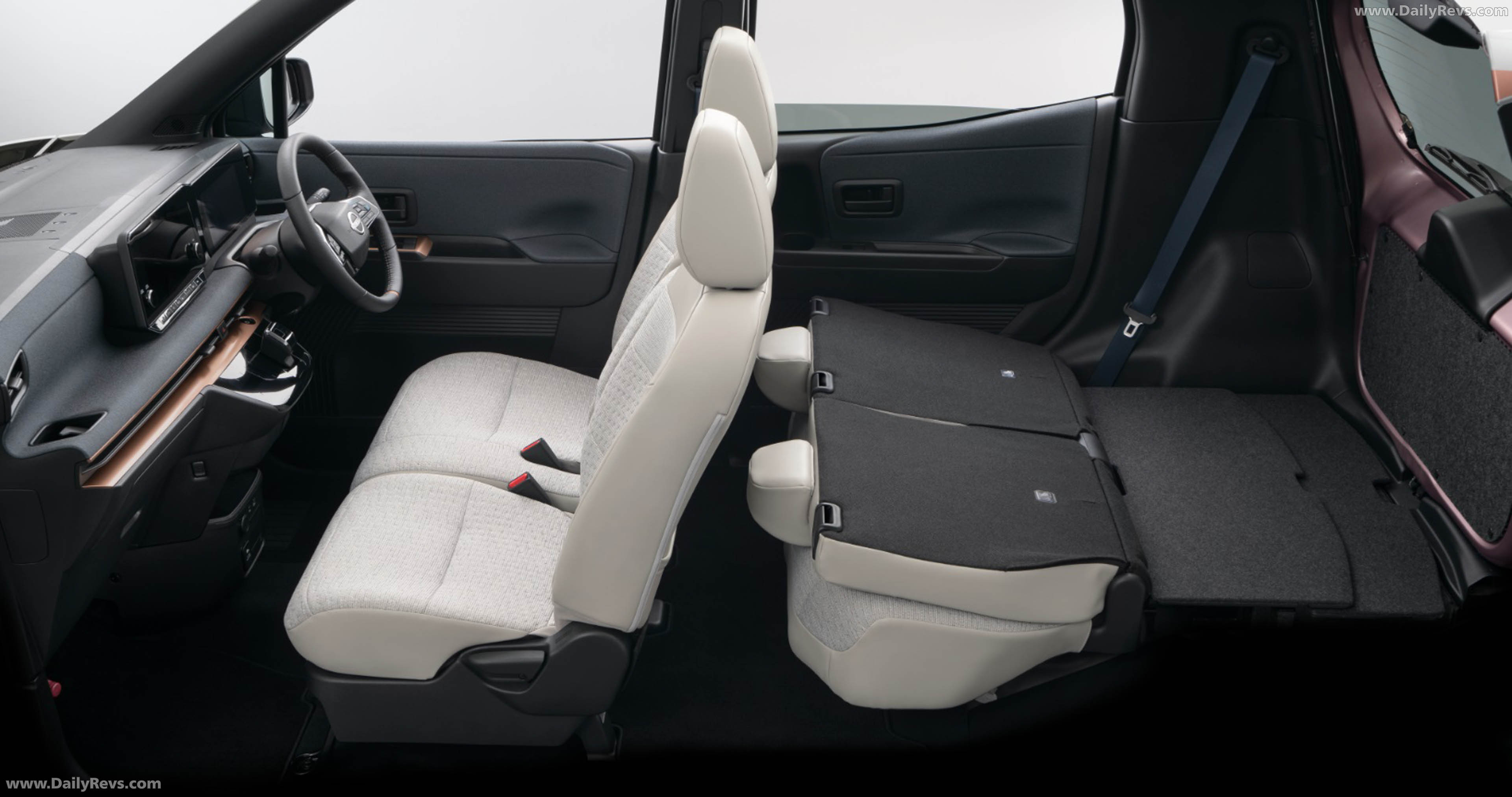 2026 Nissan Sakura Interior