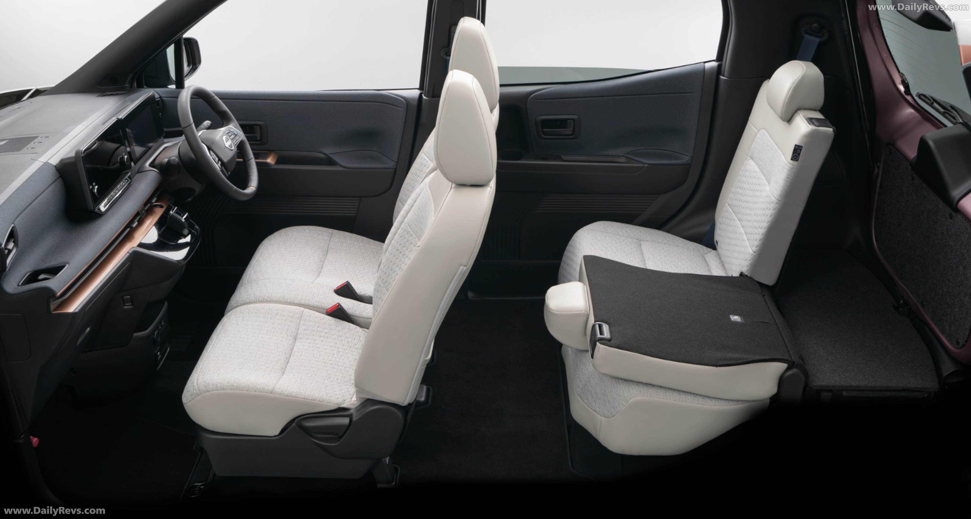 2026 Nissan Sakura Interior