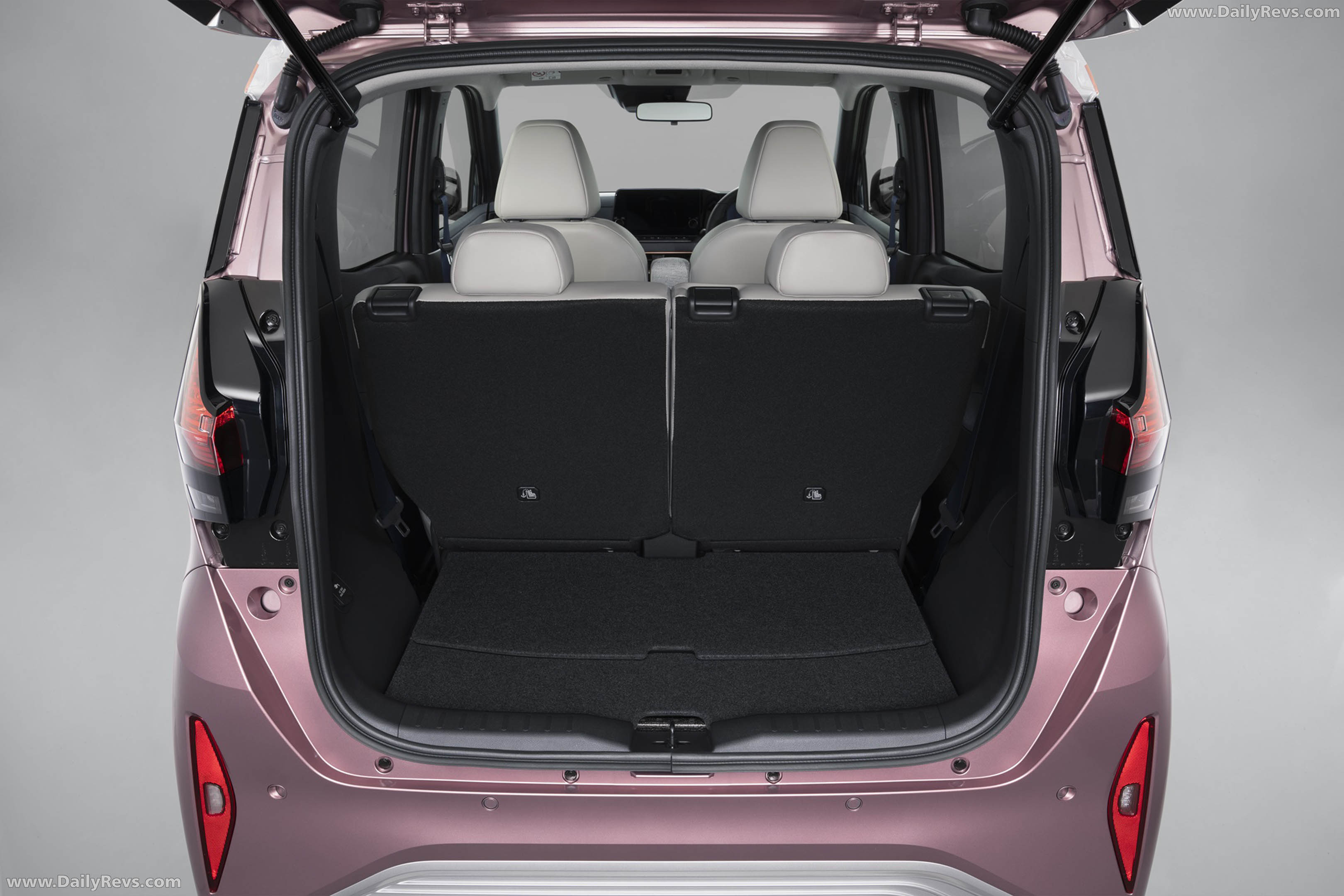2026 Nissan Sakura Interior