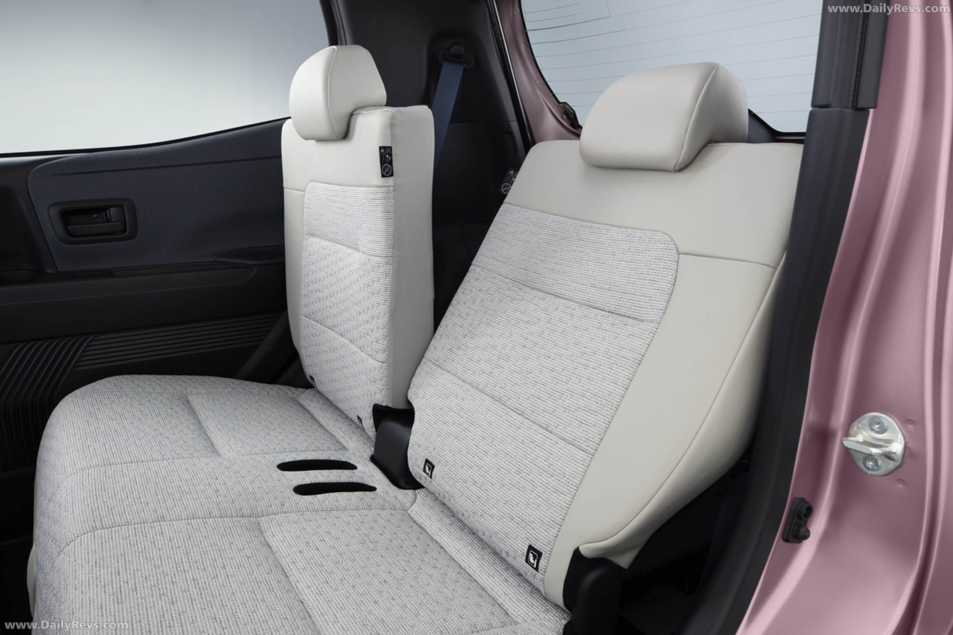 2026 Nissan Sakura Interior