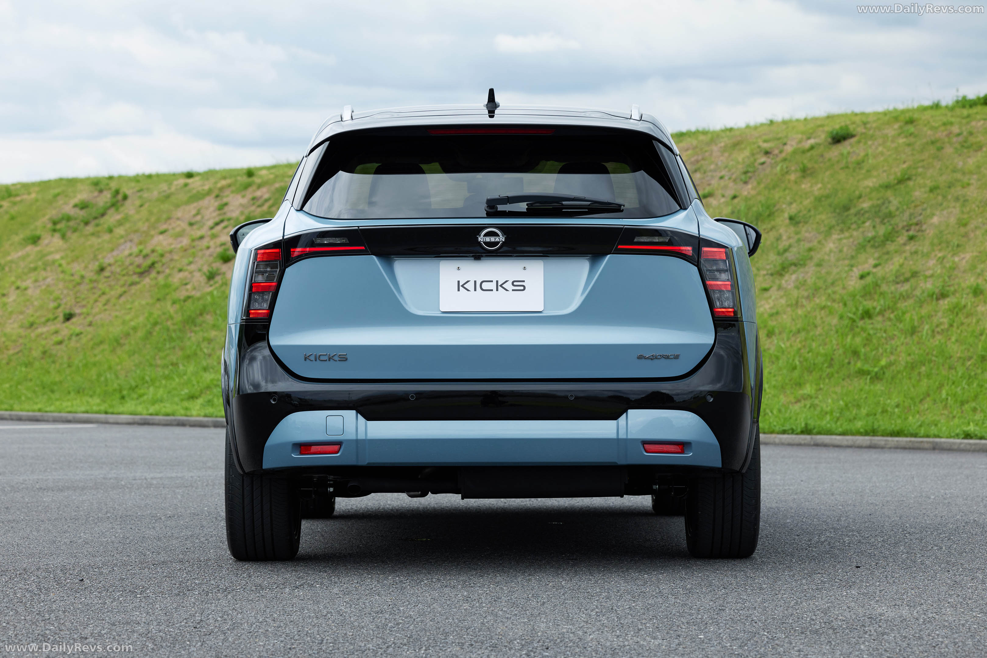 2026 Nissan Kicks G Grade Rear View