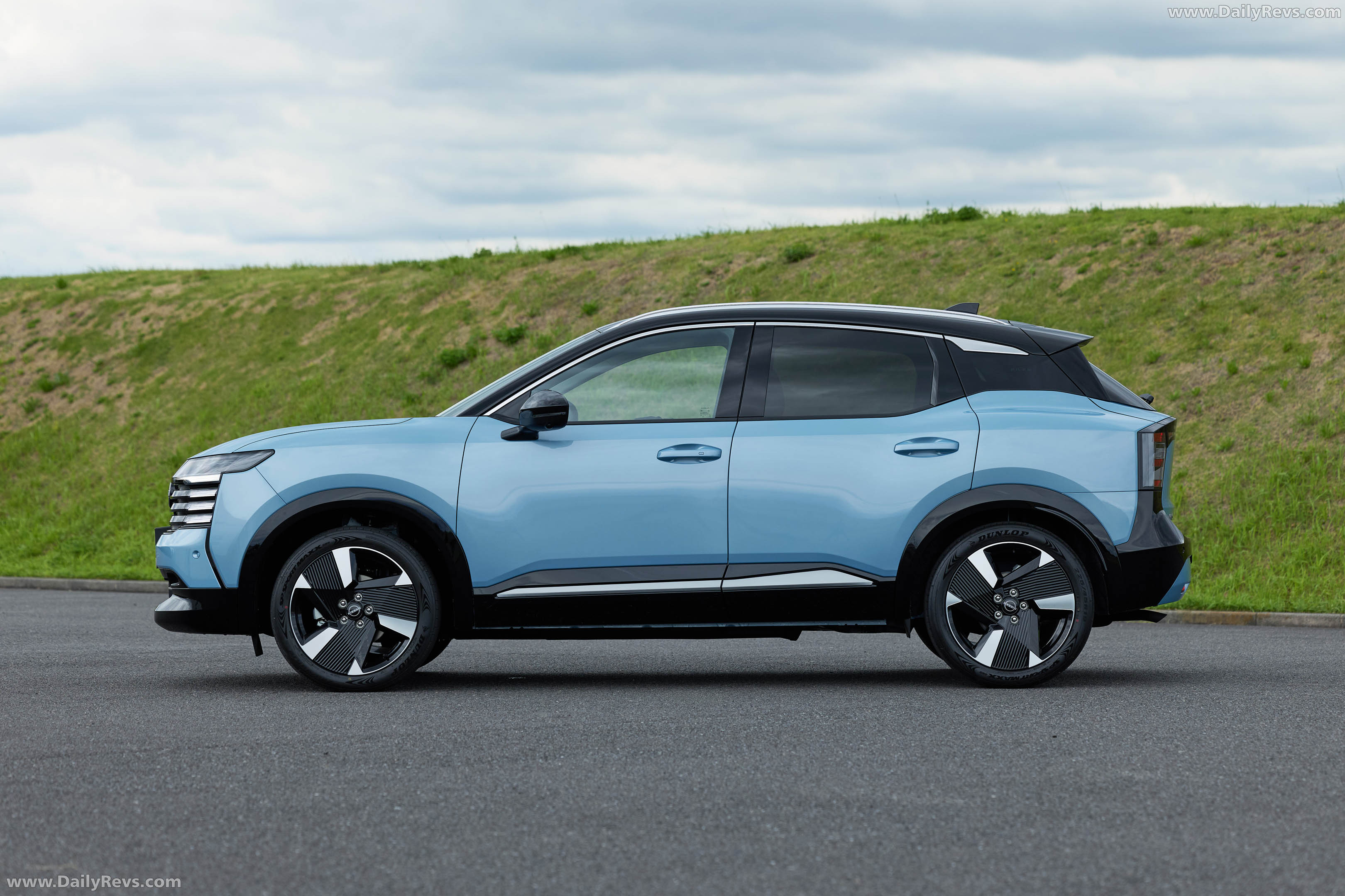 2026 Nissan Kicks G Grade Side View
