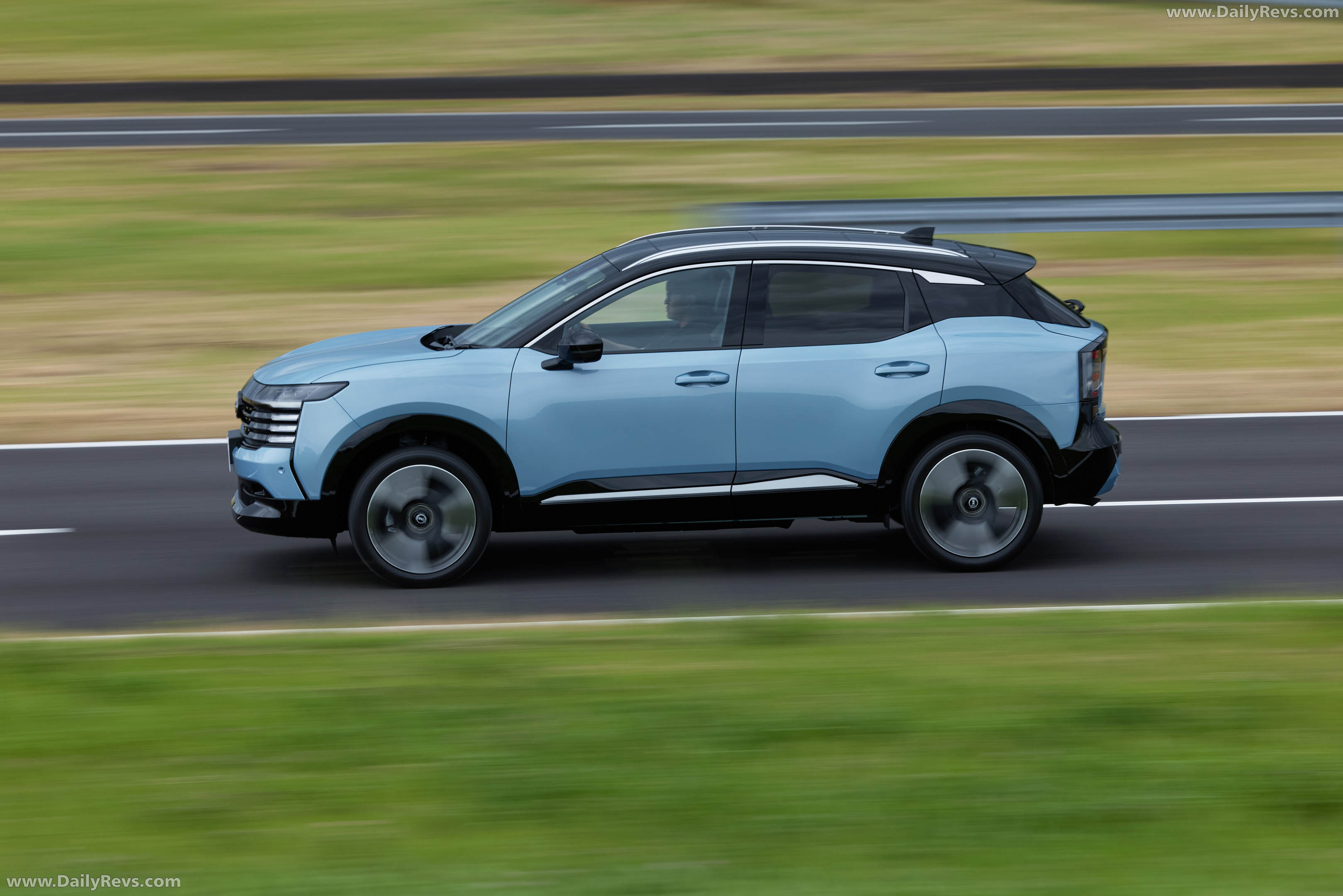 2026 Nissan Kicks G Grade Side View