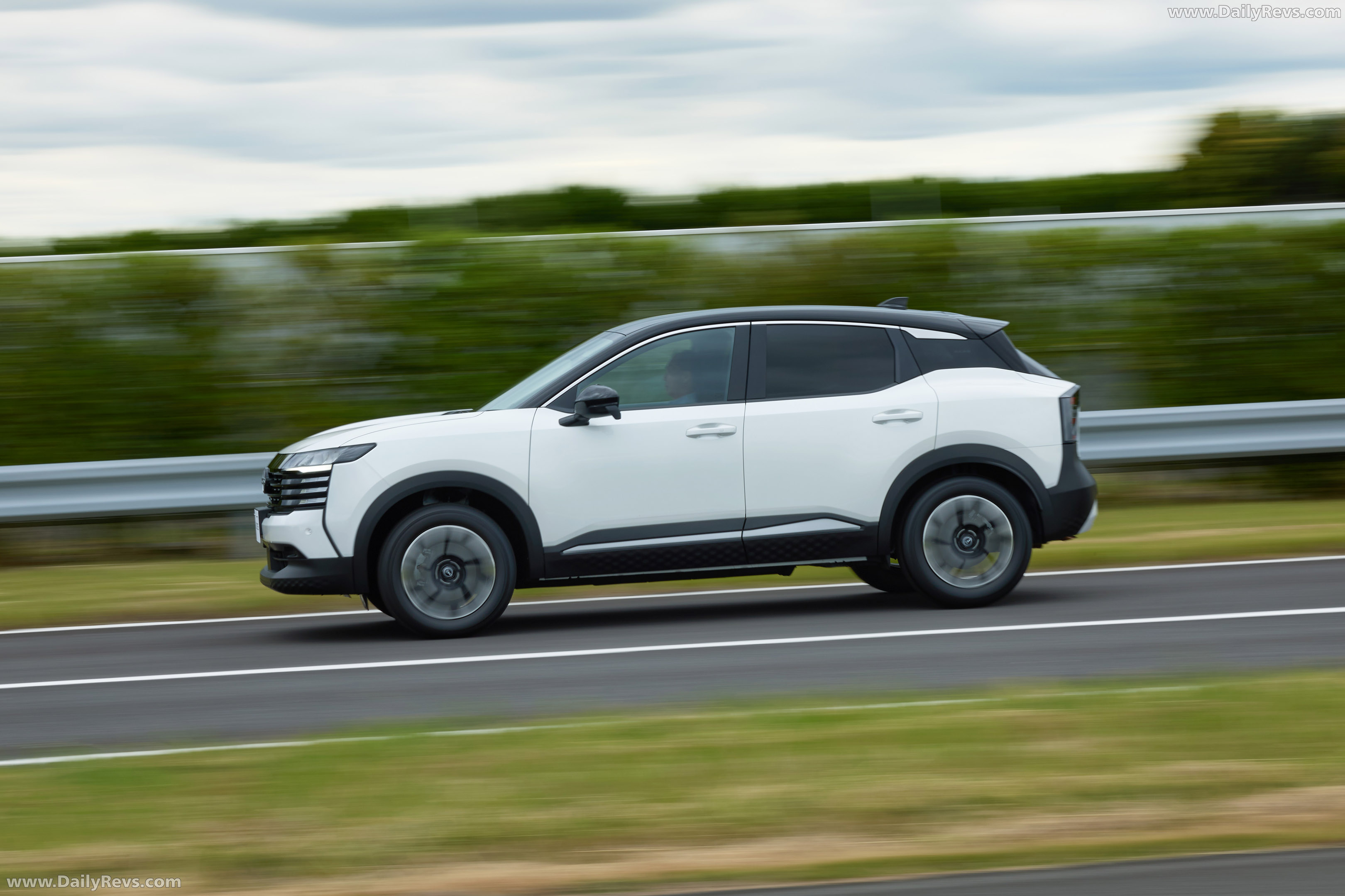 2026 Nissan Kicks X Grade Side View