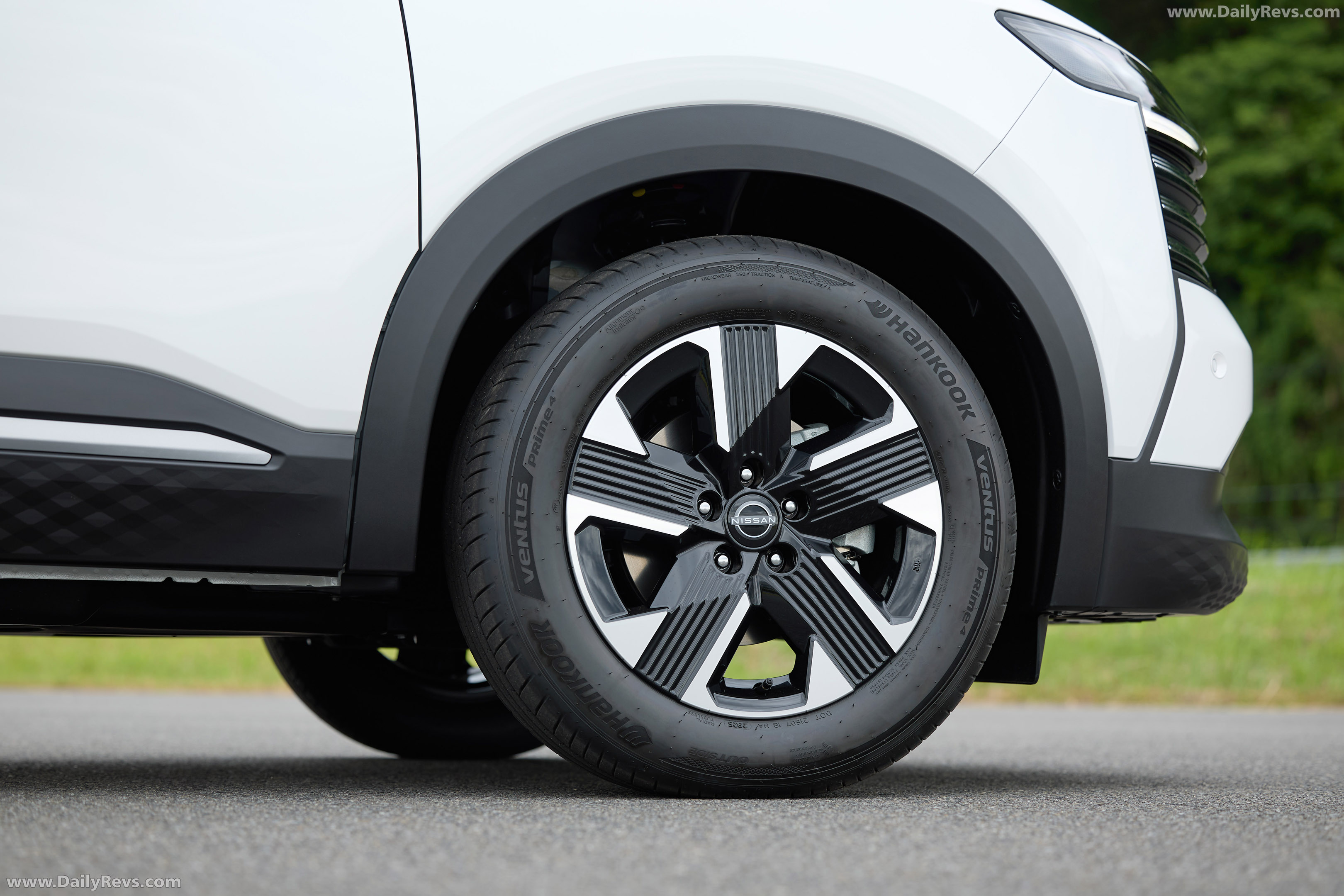2026 Nissan Kicks X Grade Exterior