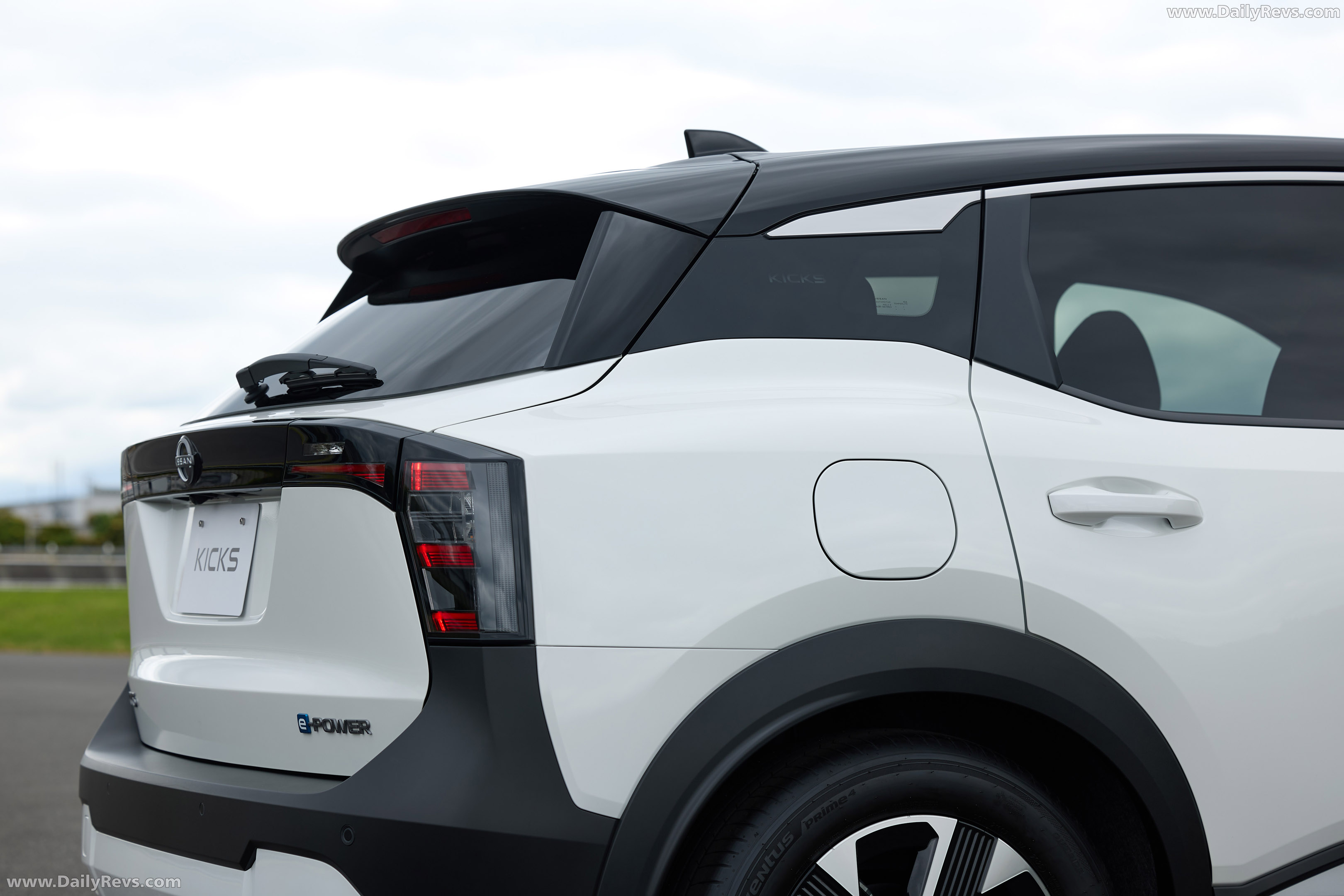 2026 Nissan Kicks X Grade Exterior