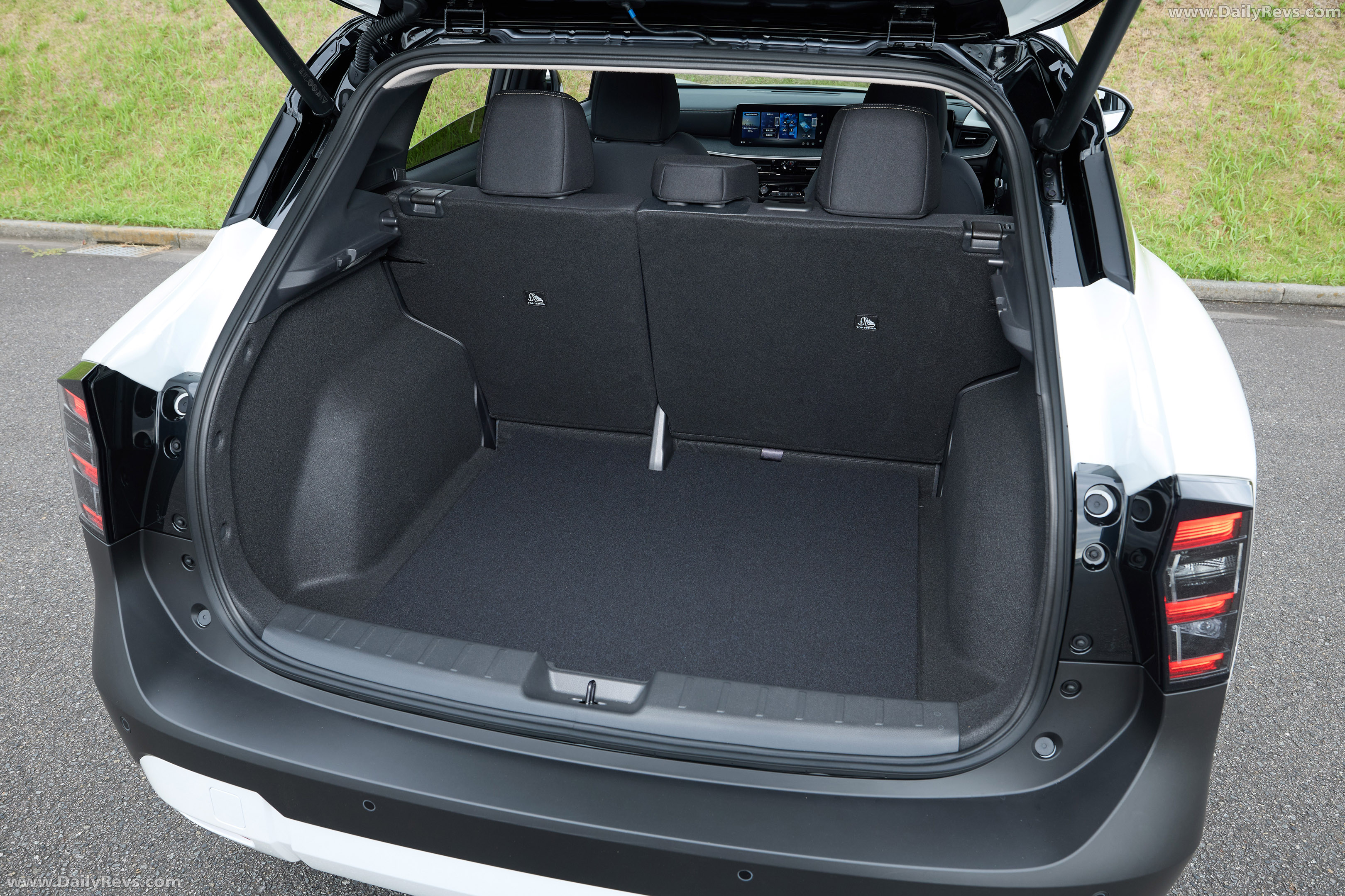2026 Nissan Kicks X Grade Interior