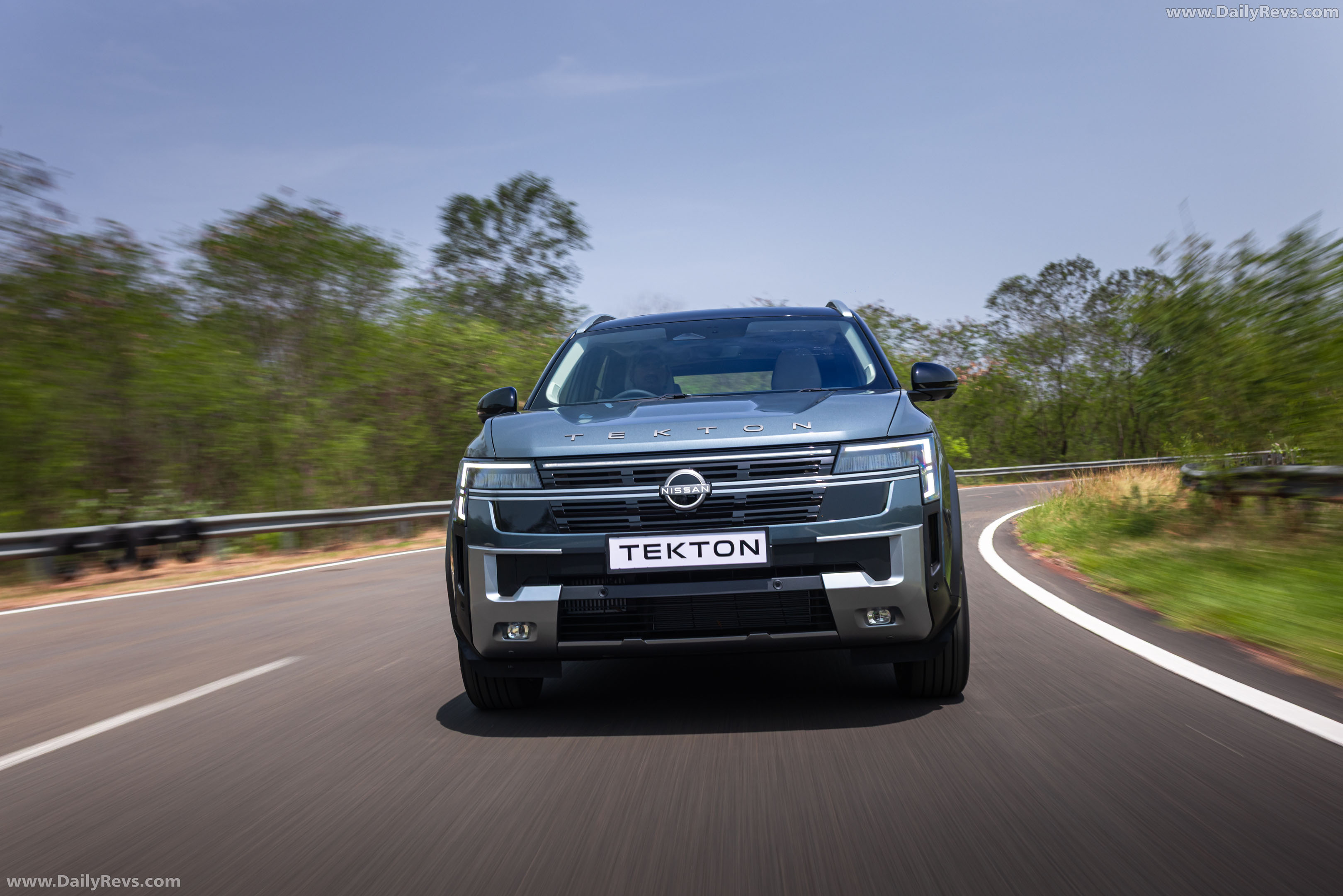 2027 Nissan Tekton Front View