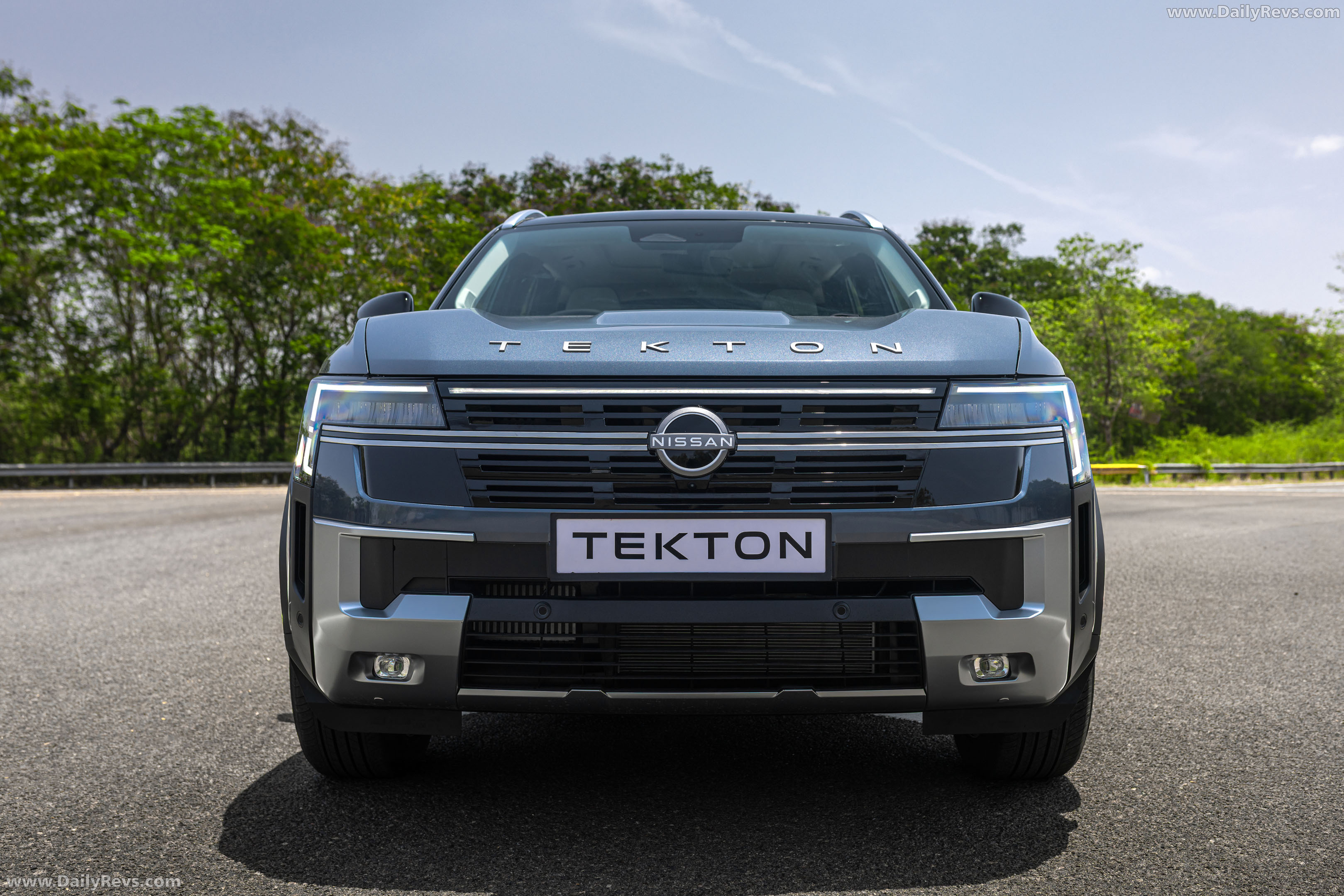 2027 Nissan Tekton Front View