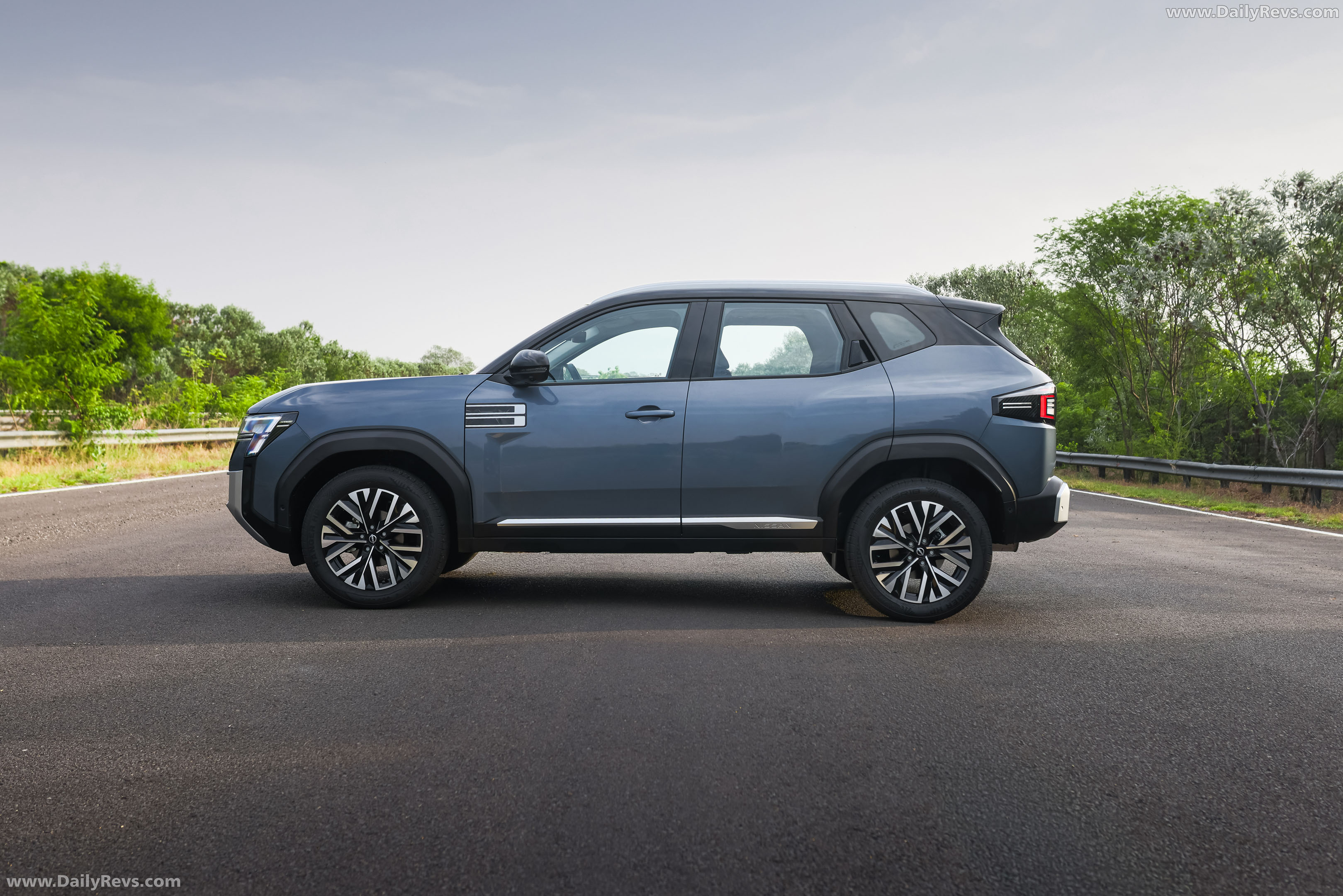 2027 Nissan Tekton Side View