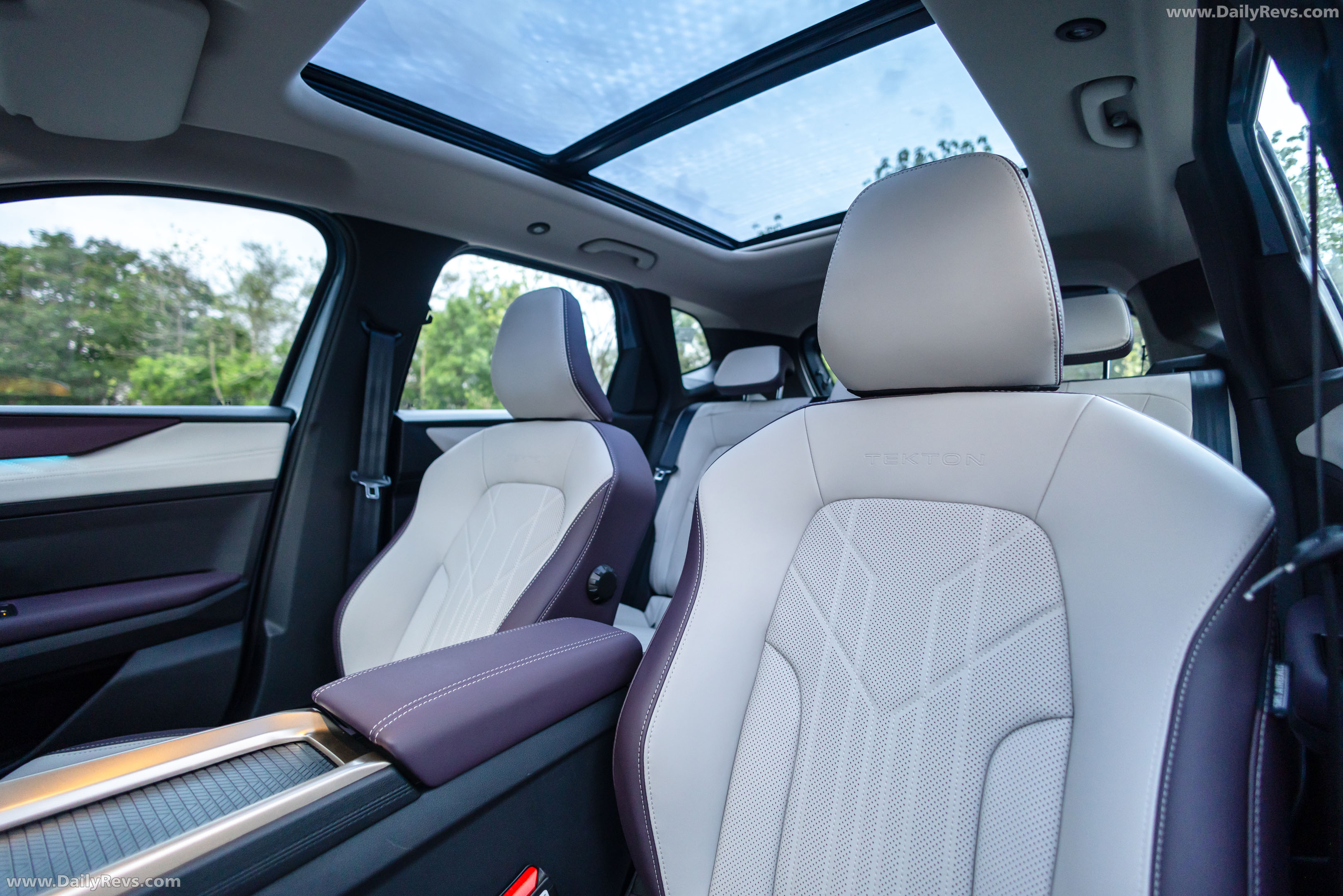2027 Nissan Tekton Interior