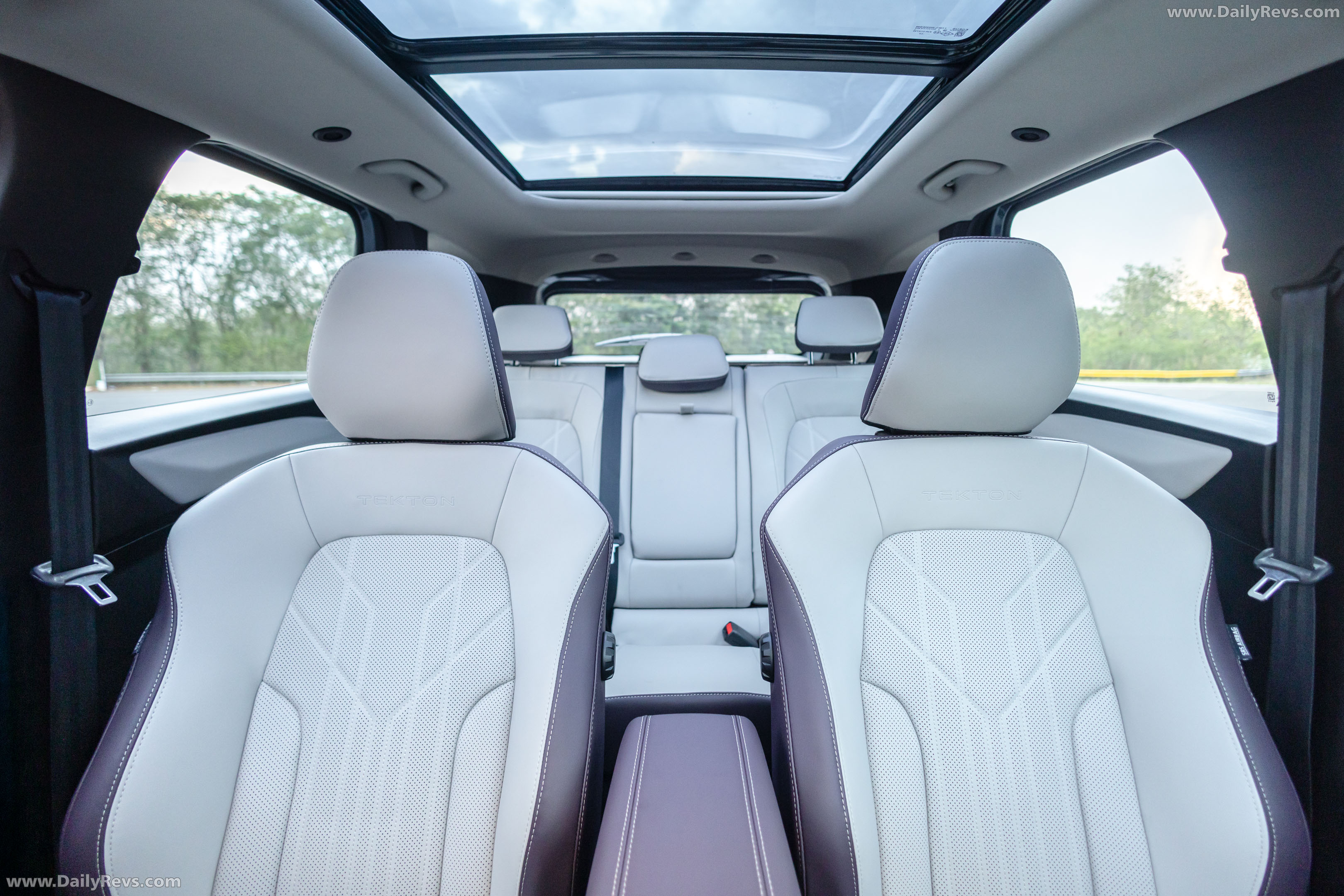 2027 Nissan Tekton Interior