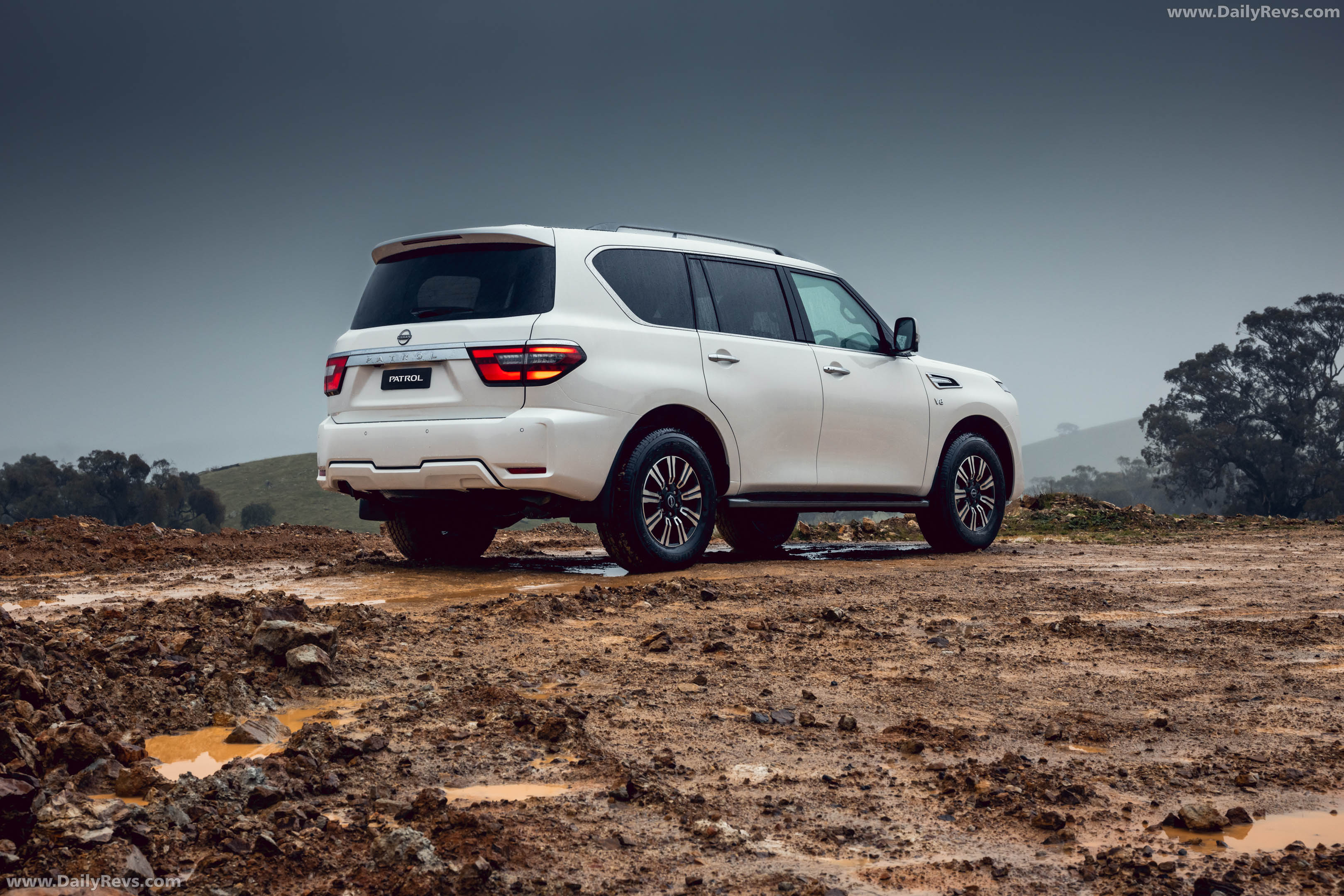 2022 Nissan Patrol Ti-L Y62 Rear View
