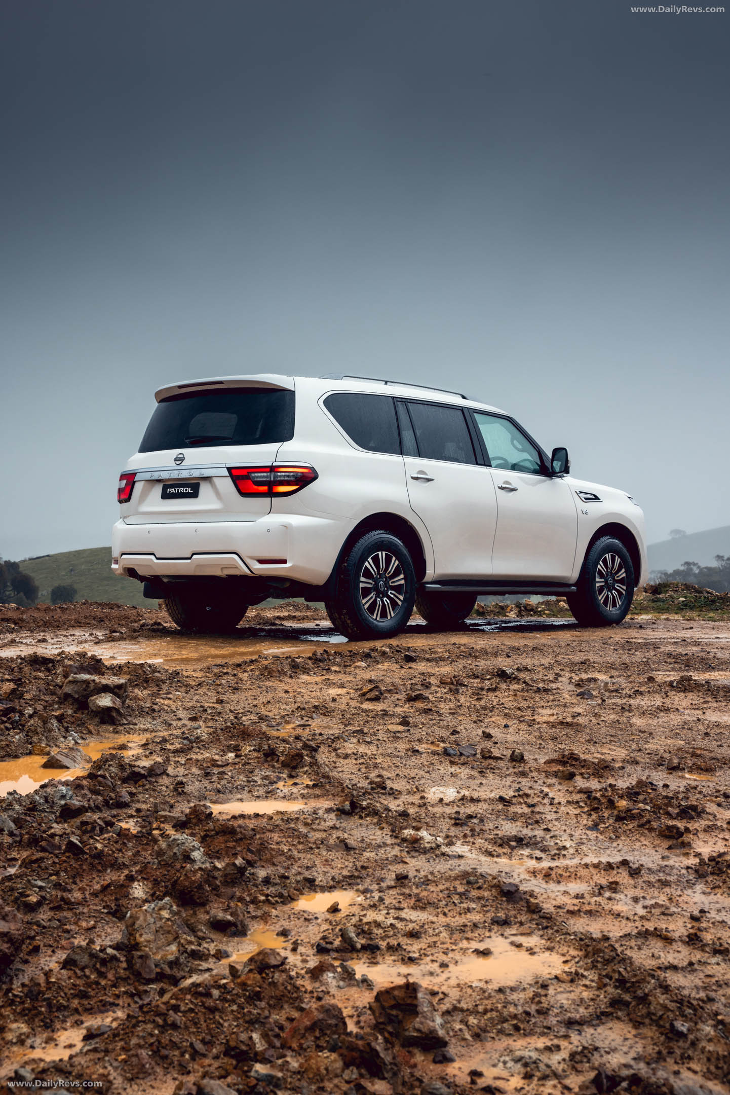 2022 Nissan Patrol Ti-L Y62 Rear View