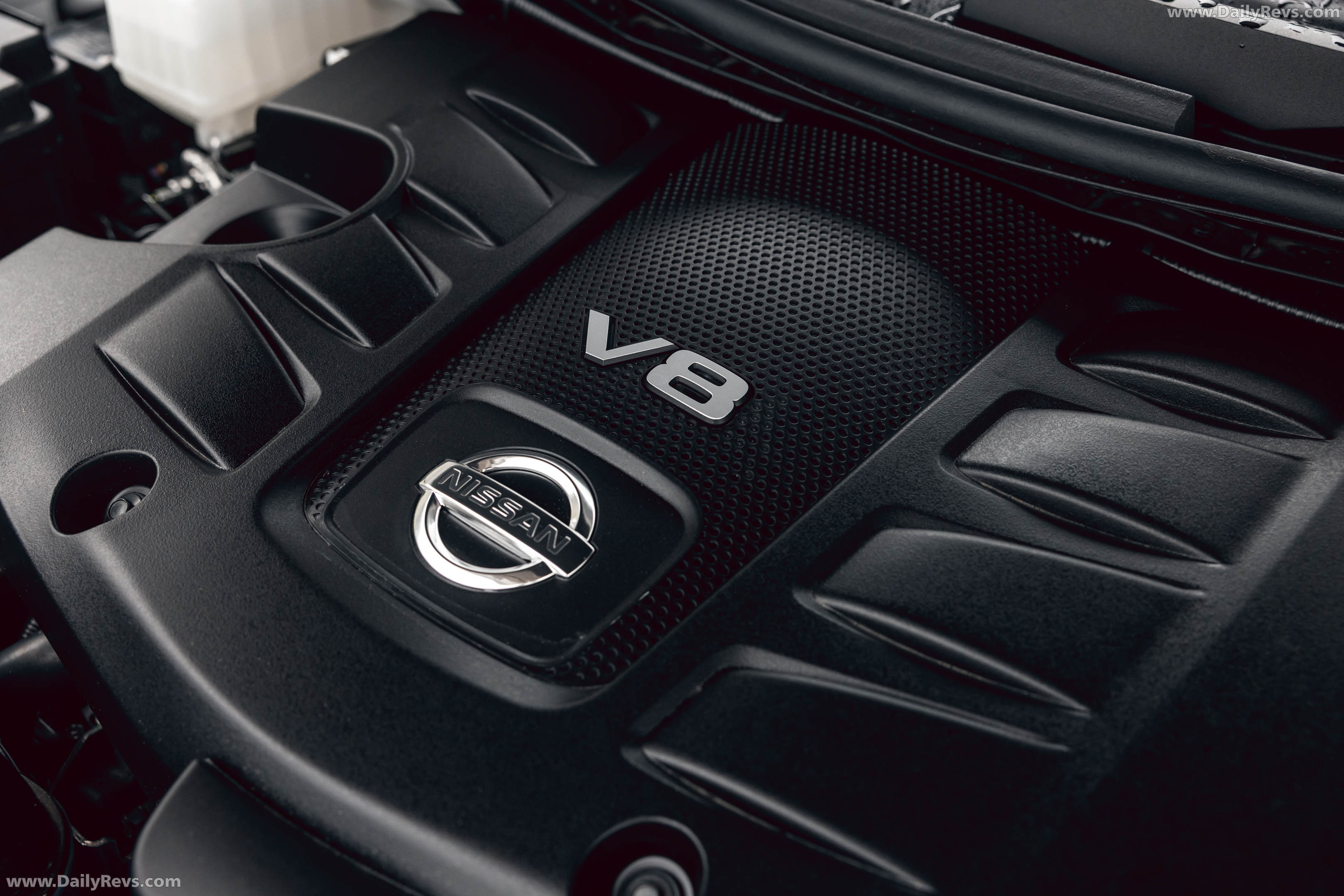 2022 Nissan Patrol Ti-L Y62 Engine