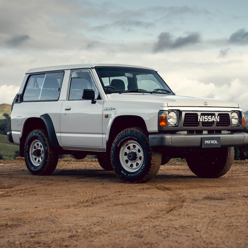 1992 Nissan Patrol DX GQ Front View