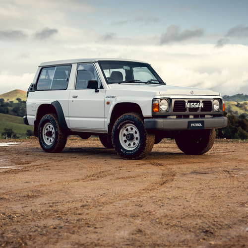 1992 Nissan Patrol DX GQ Front View