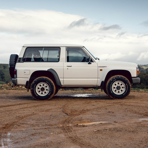 1992 Nissan Patrol DX GQ Side View