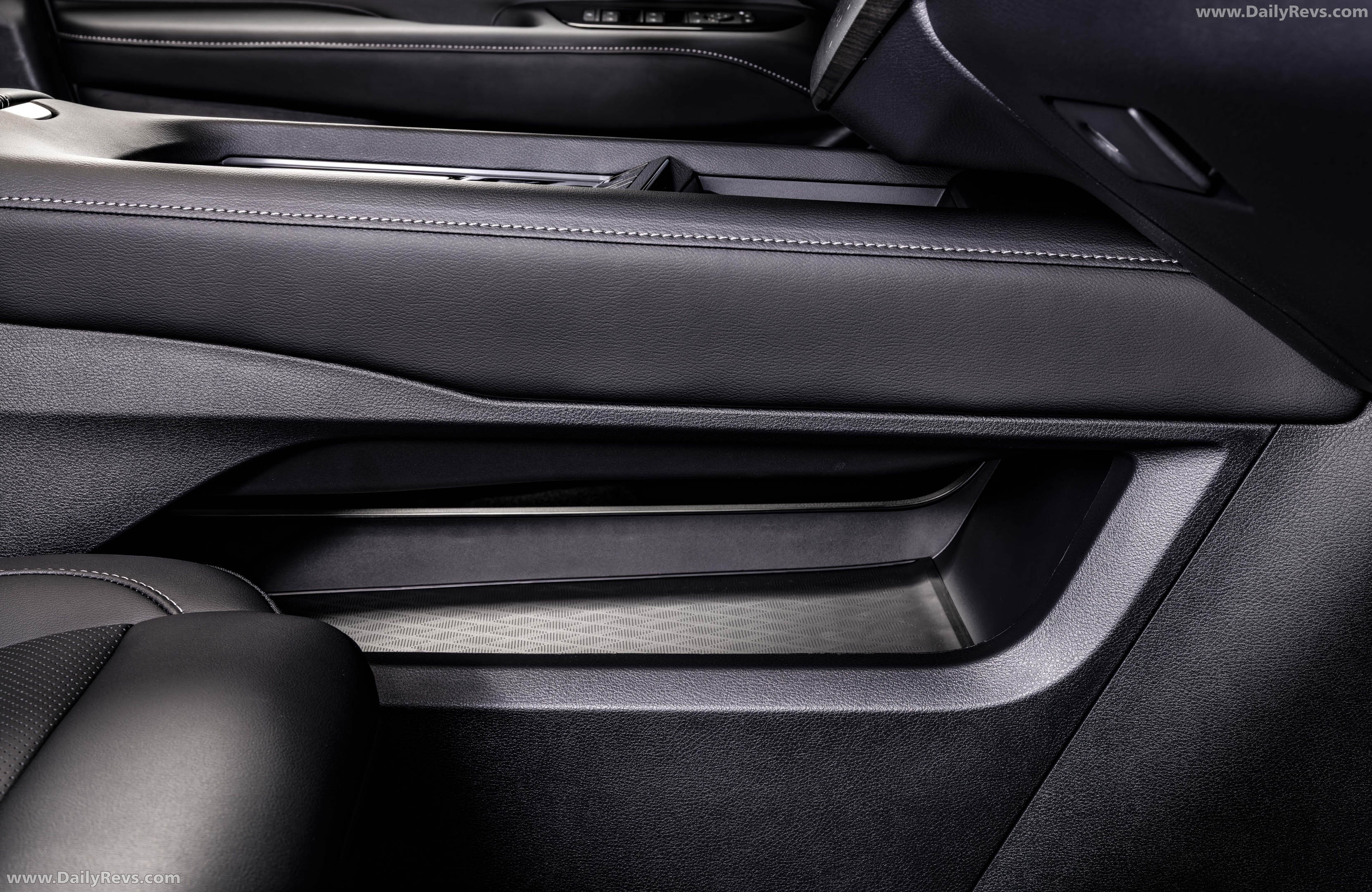 2027 Nissan Murano Dark Armor Interior