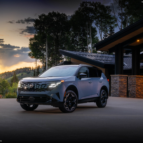 2027 Nissan Rogue Hybrid Platinum Front View