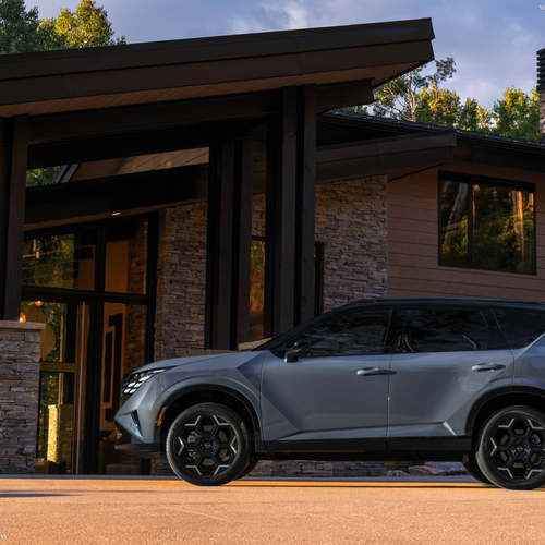 2027 Nissan Rogue Hybrid Platinum Side View
