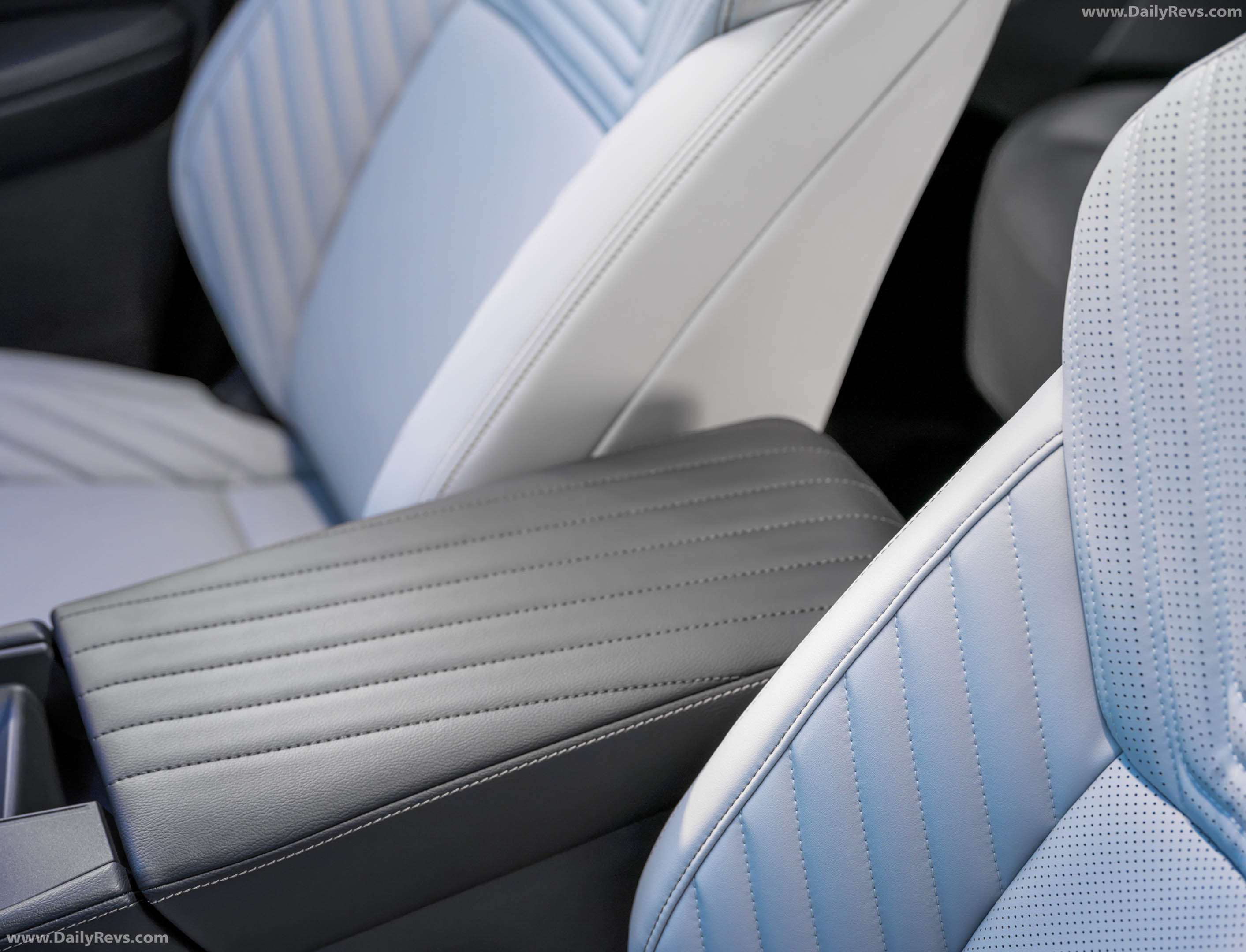2027 Nissan Rogue Hybrid Platinum Interior