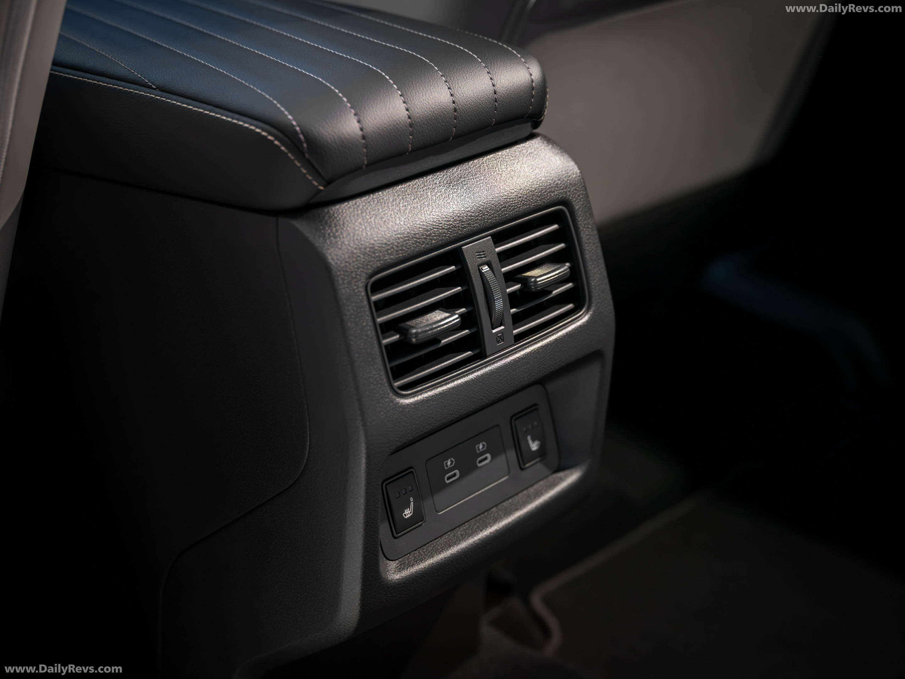 2027 Nissan Rogue Hybrid Platinum Interior