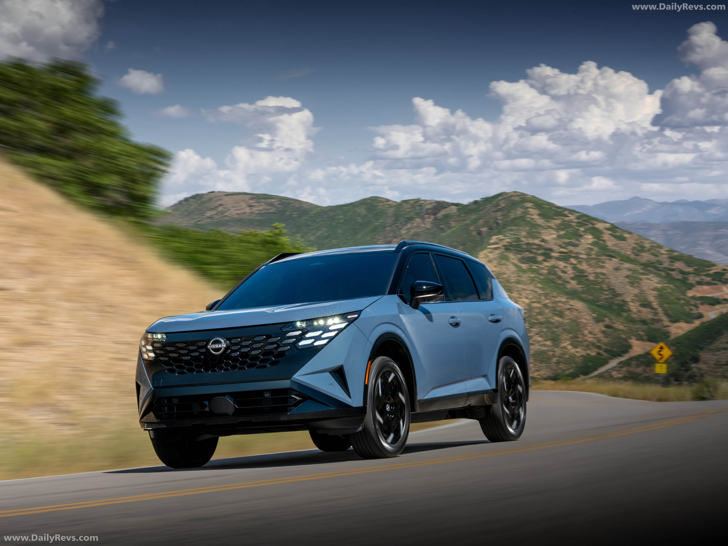 2027 Nissan Rogue Hybrid SR Front View