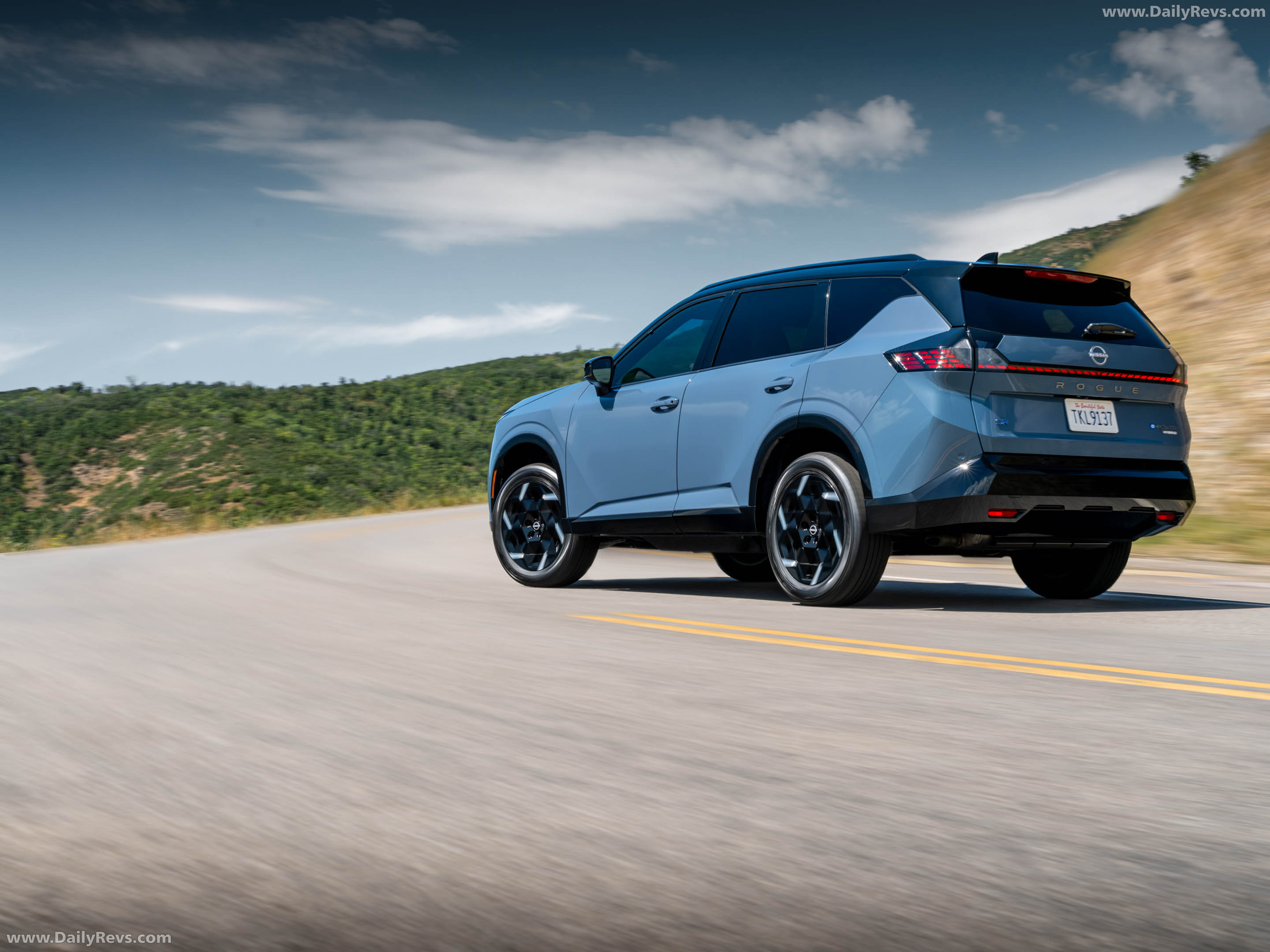 2027 Nissan Rogue Hybrid SR Rear View