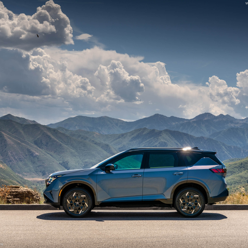 2027 Nissan Rogue Hybrid SR Side View