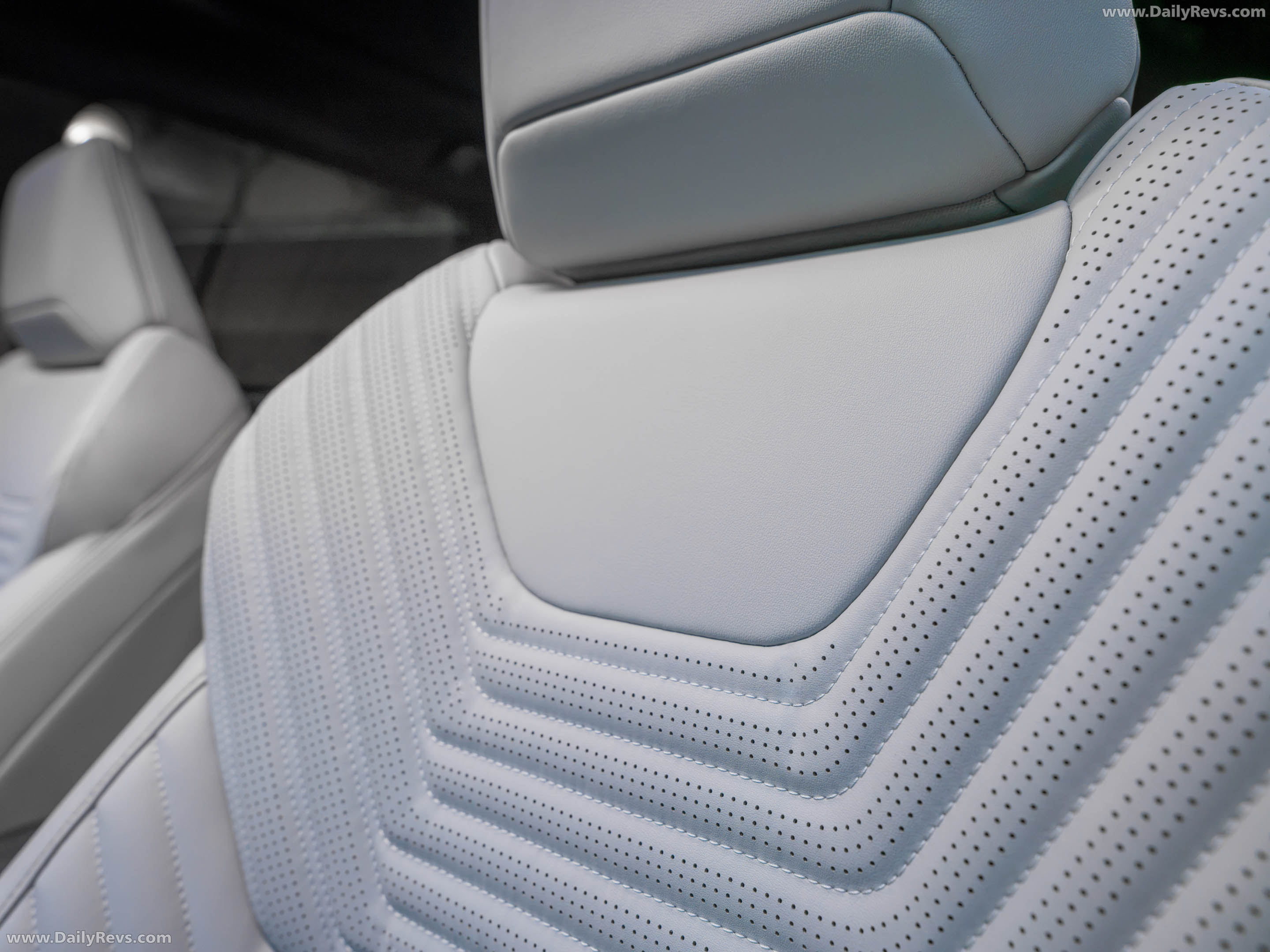 2027 Nissan Rogue Hybrid SR Interior