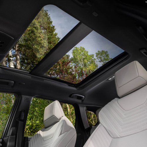 2027 Nissan Rogue Hybrid SR Interior
