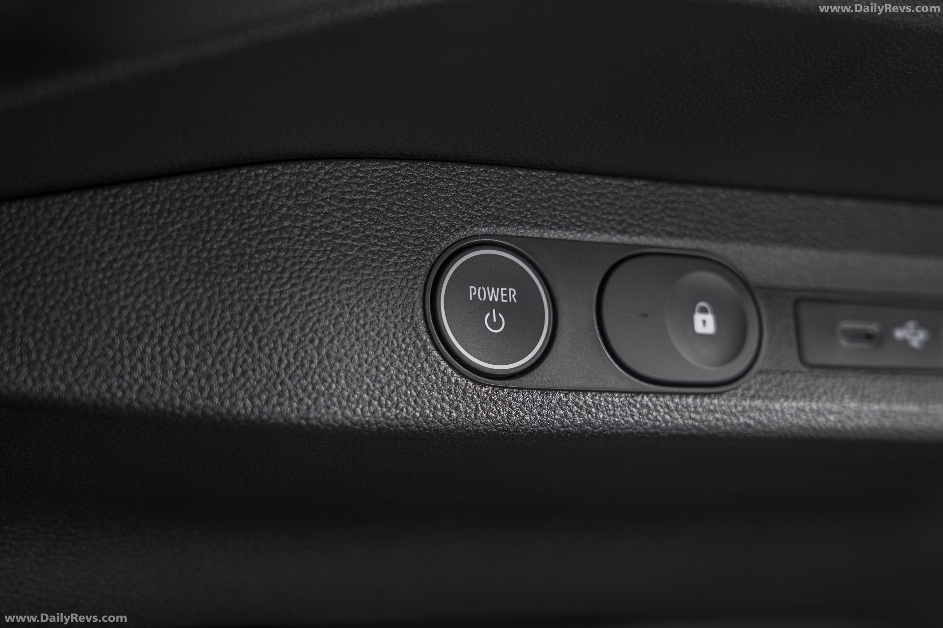 2027 Nissan Pixo Interior